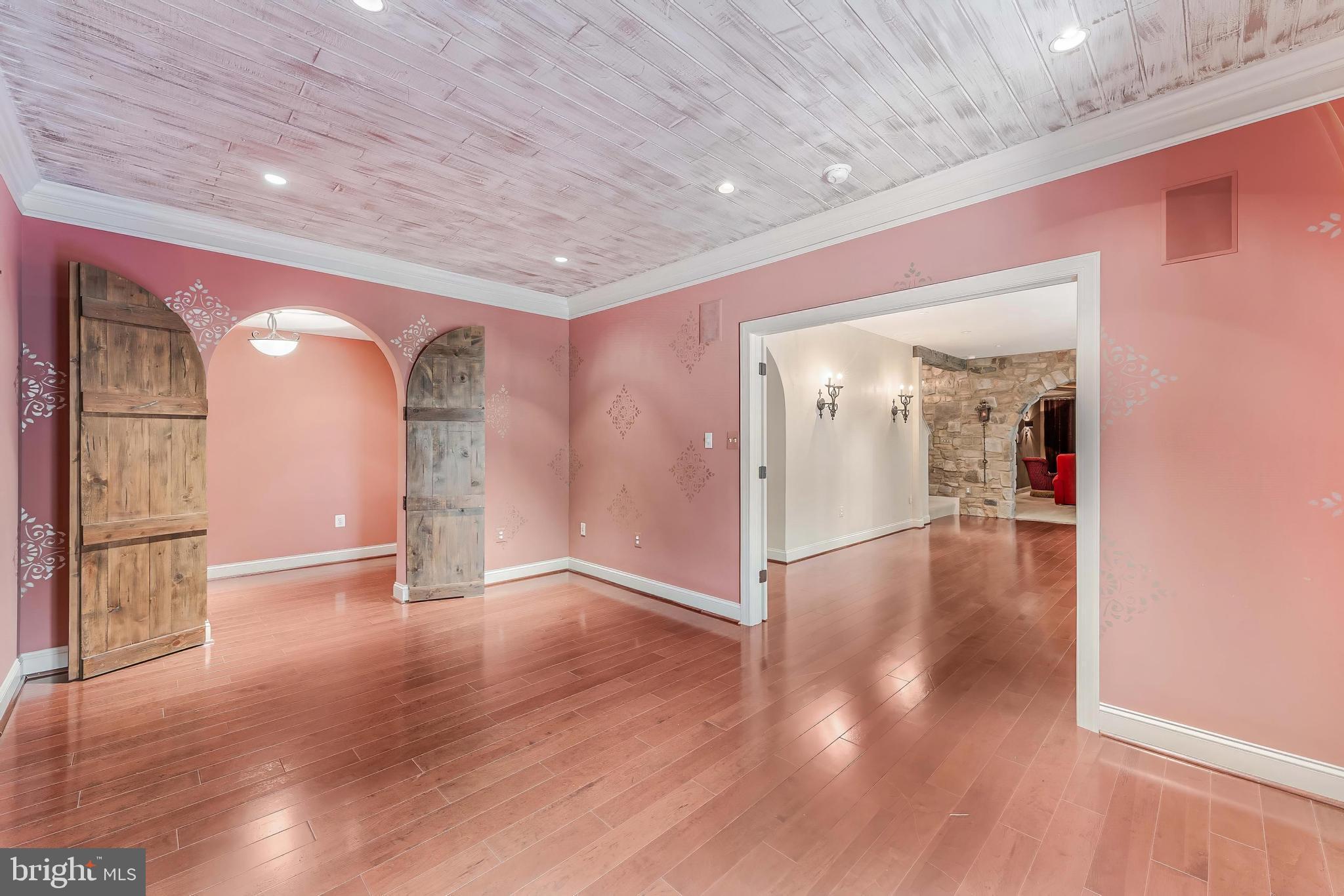 RIVER CREEK - Residential