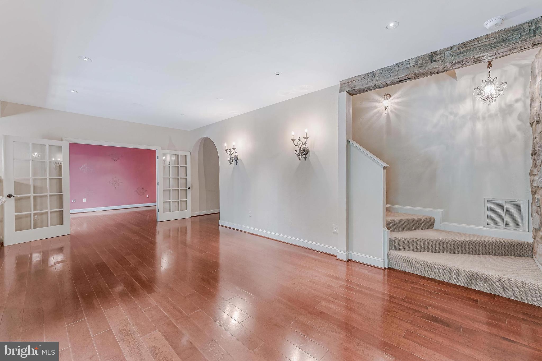 RIVER CREEK - Residential