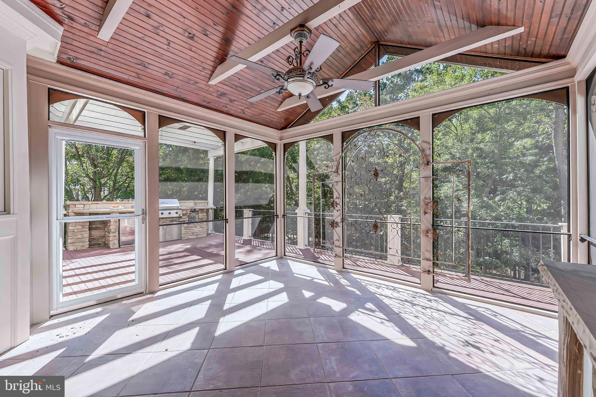 RIVER CREEK - Residential