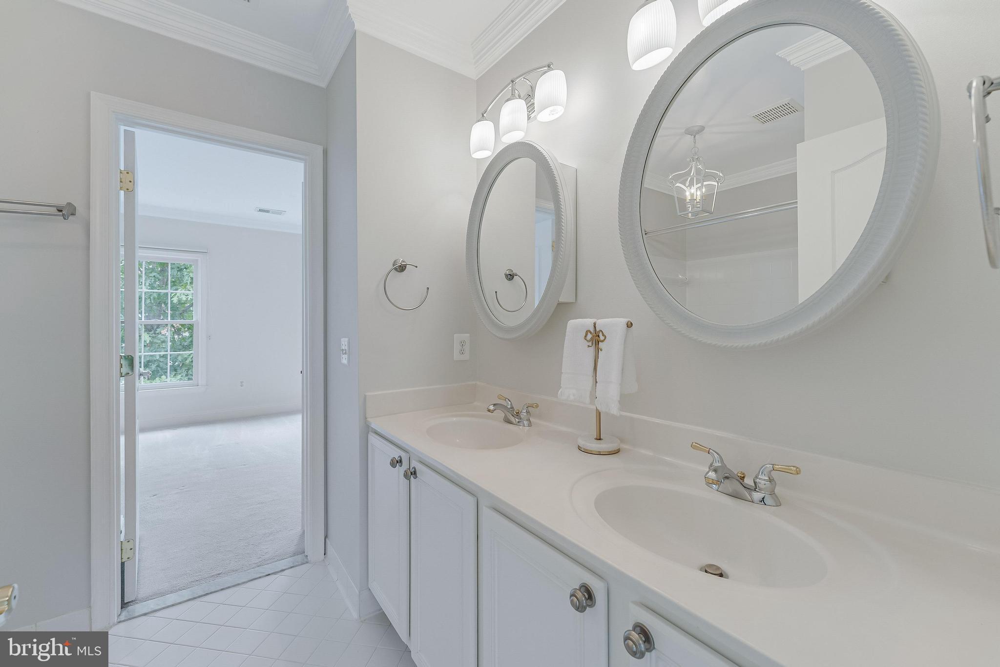 RIVER CREEK - Residential