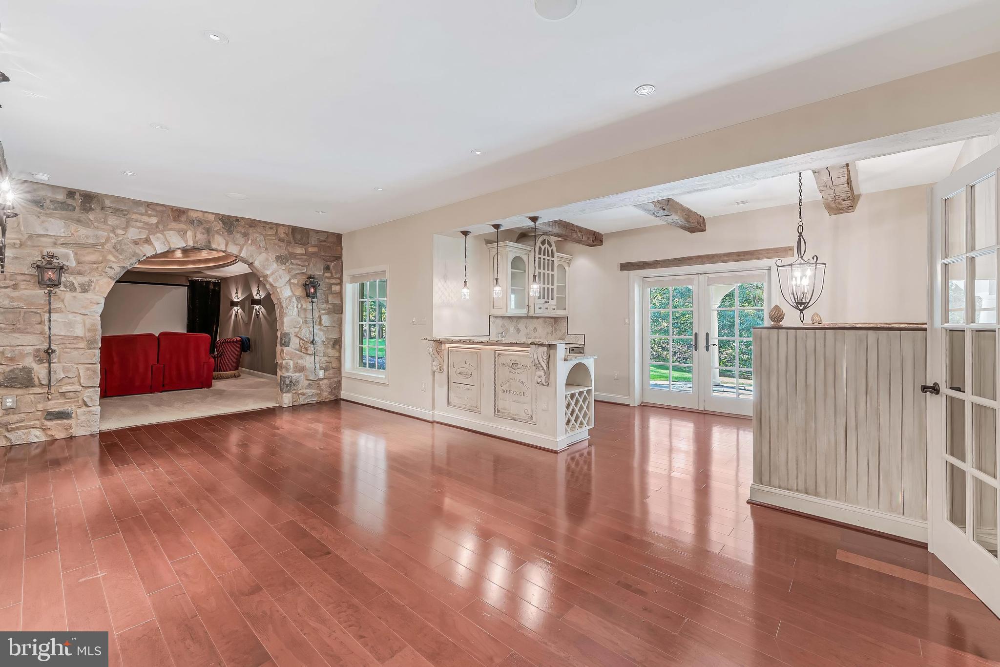 RIVER CREEK - Residential