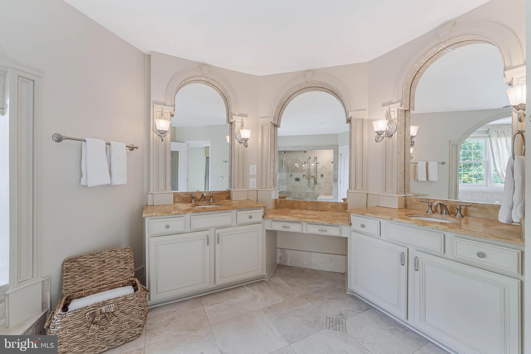 RIVER CREEK - Residential