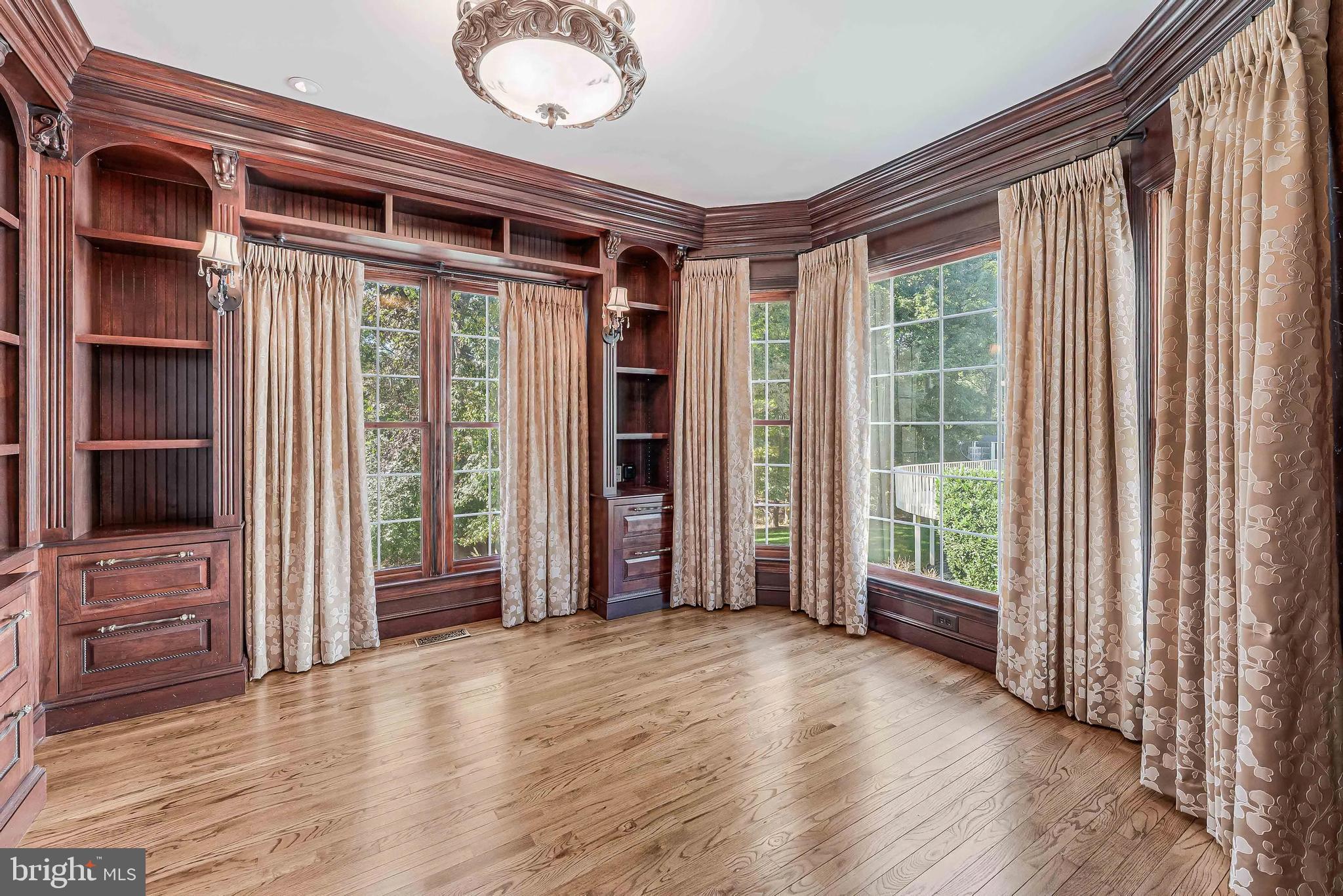 RIVER CREEK - Residential