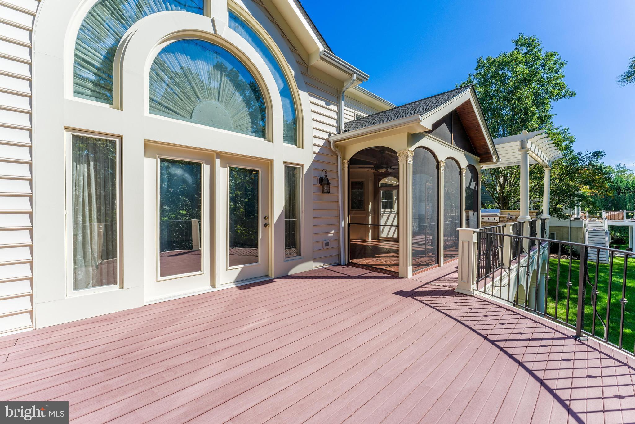 RIVER CREEK - Residential