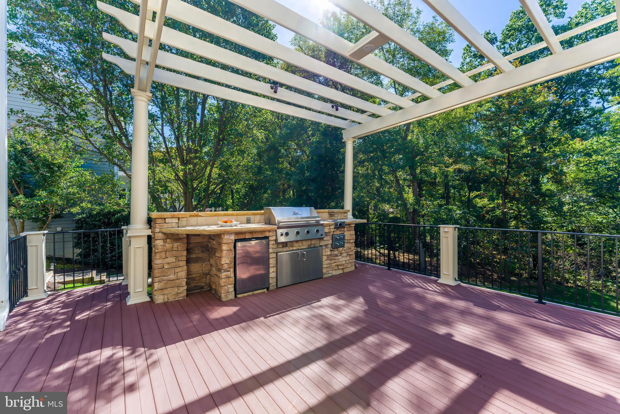 RIVER CREEK - Residential