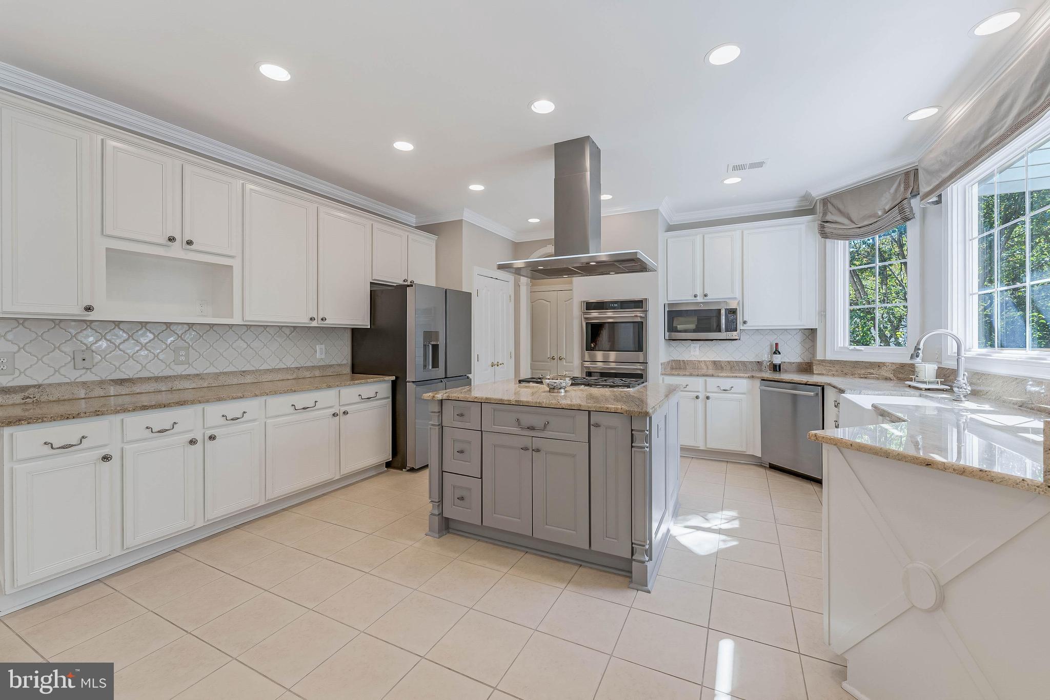 RIVER CREEK - Residential