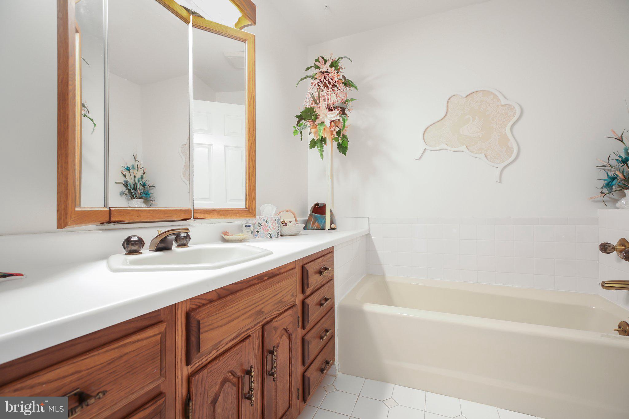 CLAYBURNE WOODS - Residential