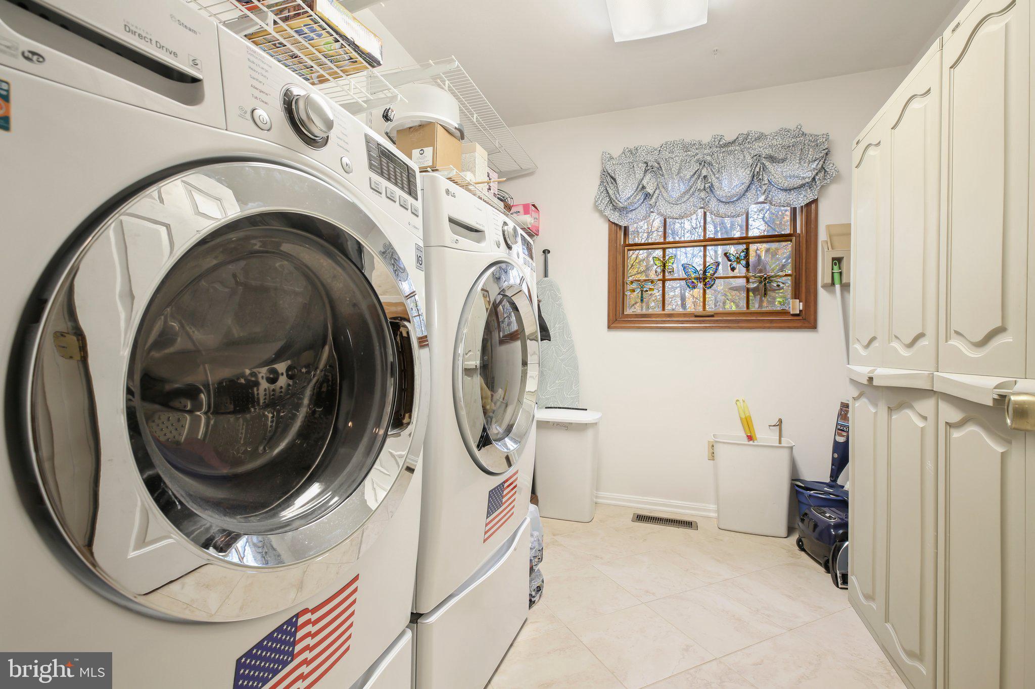 CLAYBURNE WOODS - Residential