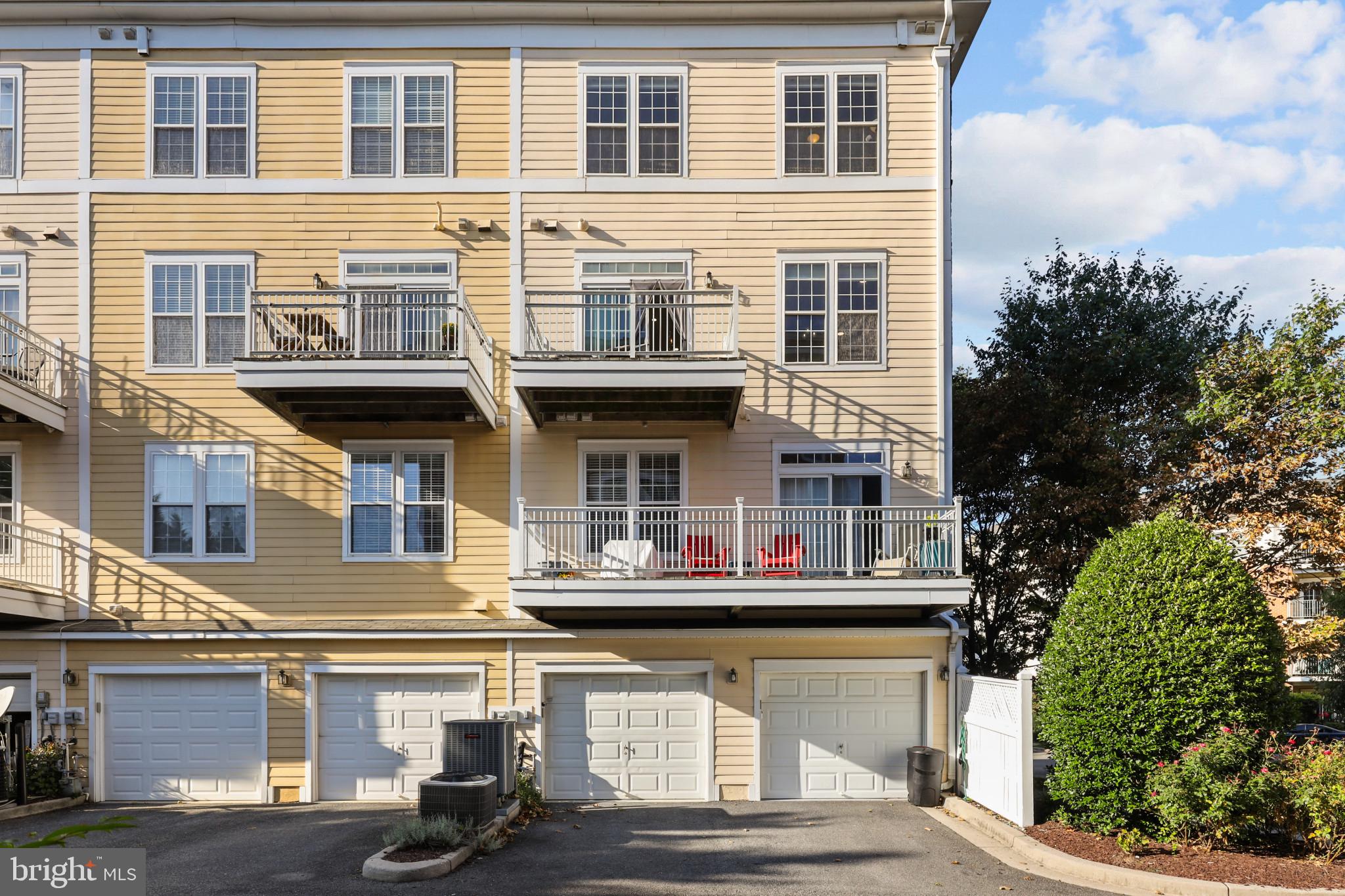 KENTLANDS - Residential