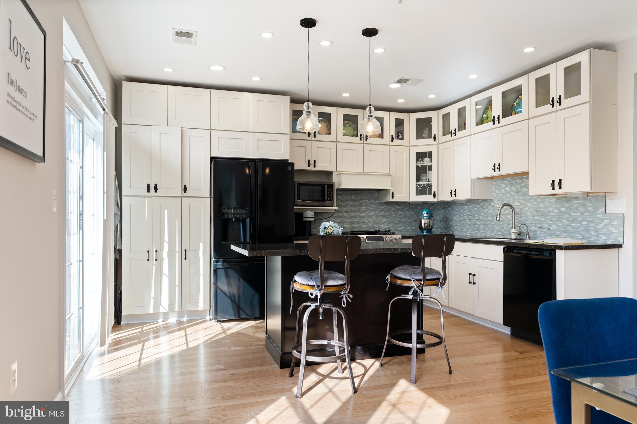 KENTLANDS - Residential