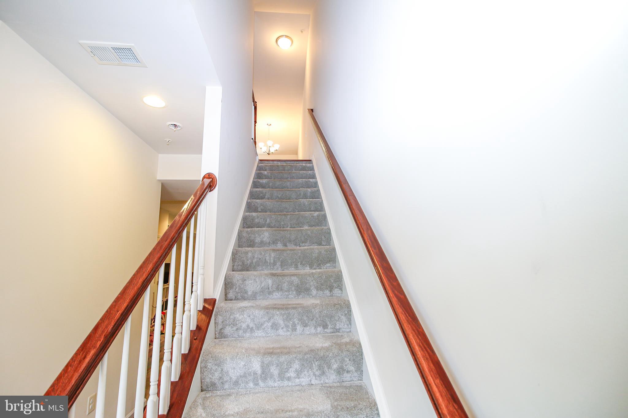 CREEKSIDE VILLAGE - Residential Lease