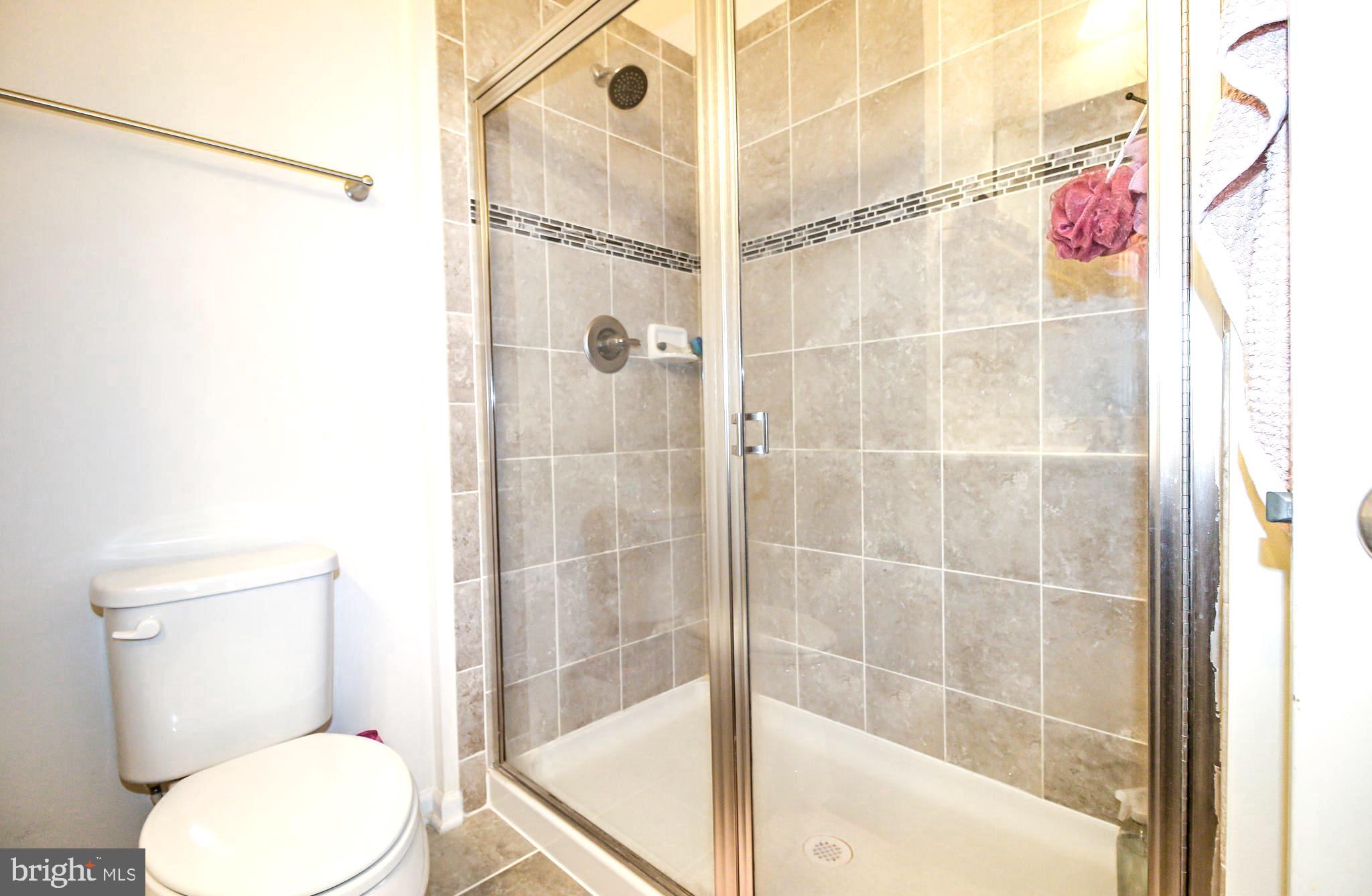 CREEKSIDE VILLAGE - Residential Lease