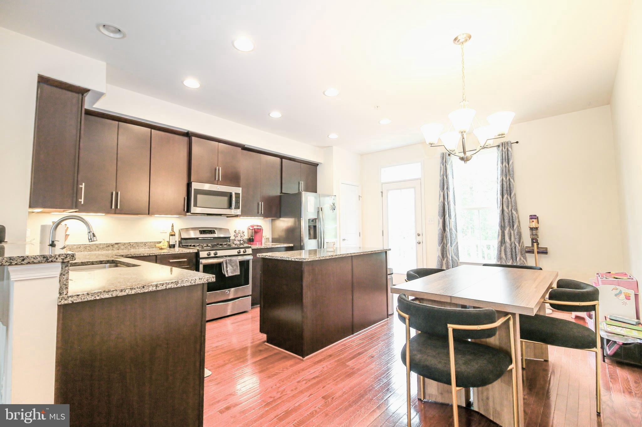 CREEKSIDE VILLAGE - Residential Lease