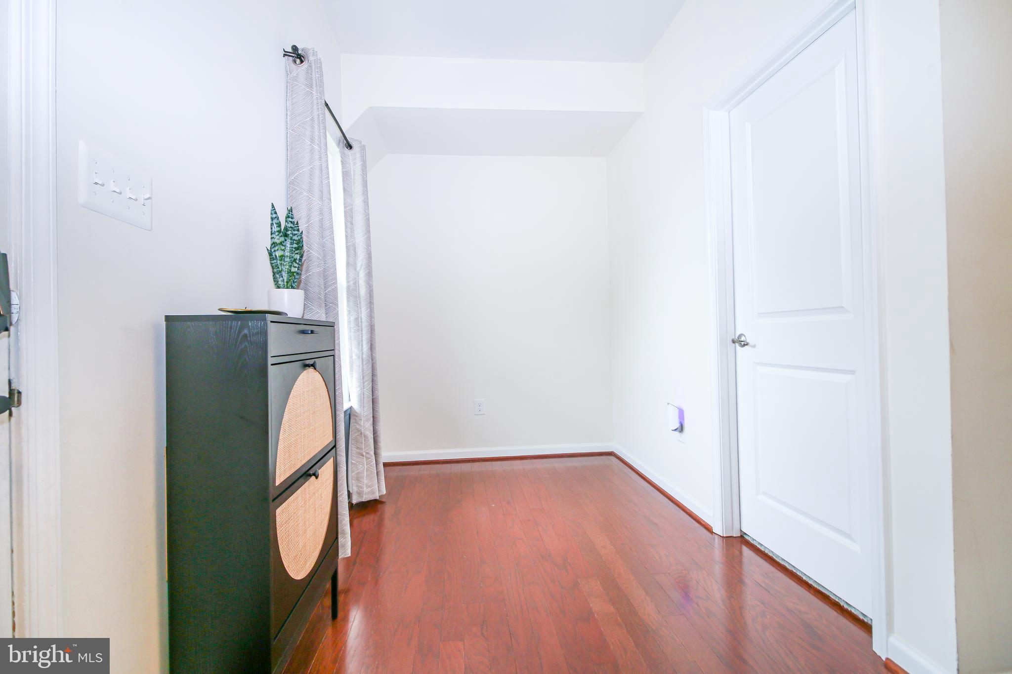 CREEKSIDE VILLAGE - Residential Lease