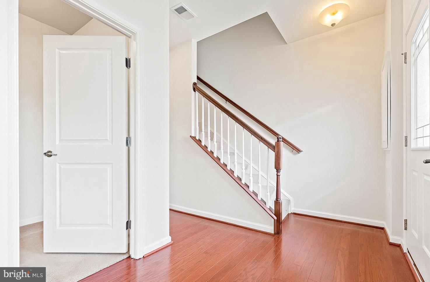 CREEKSIDE VILLAGE - Residential Lease