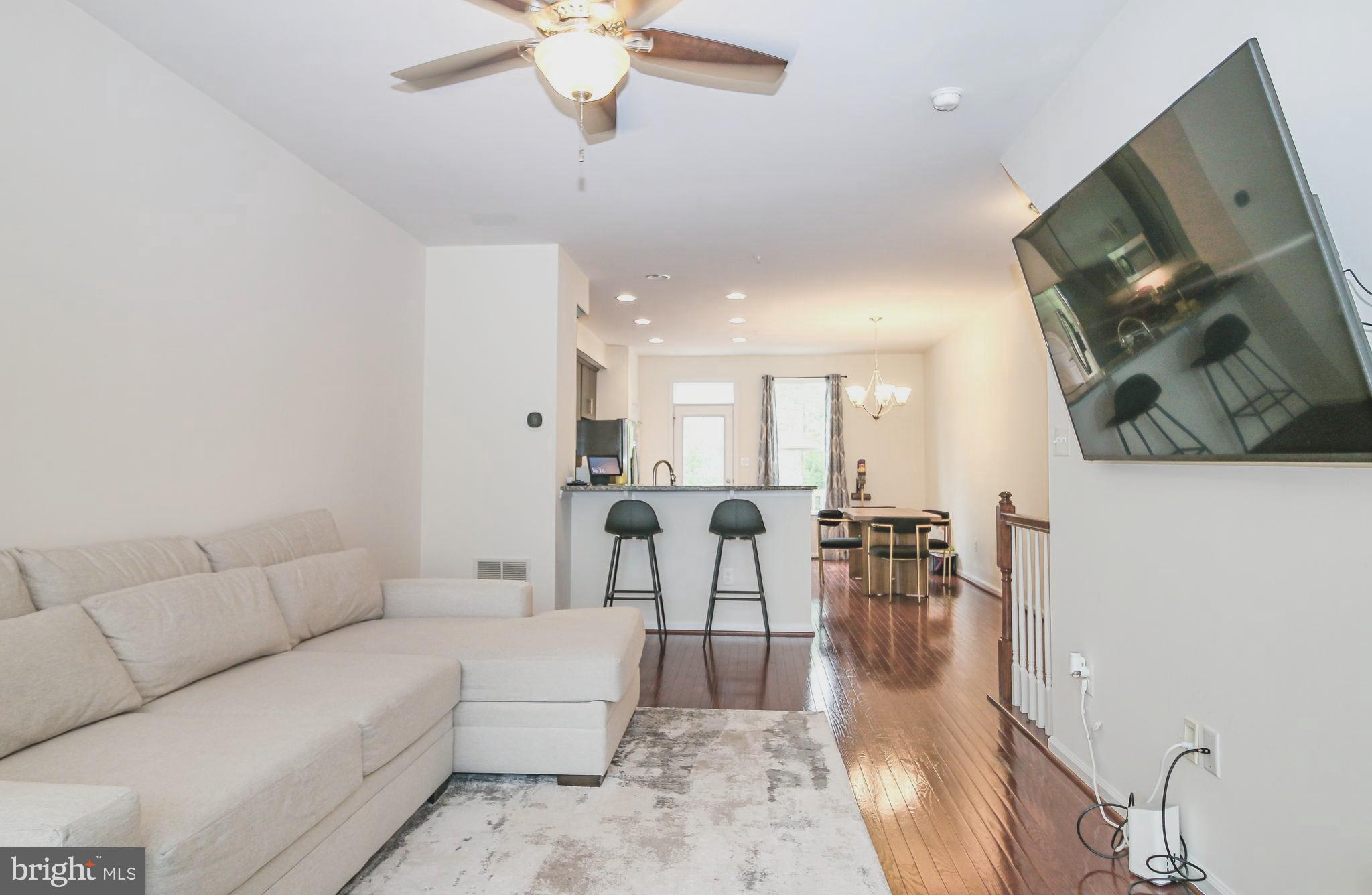 CREEKSIDE VILLAGE - Residential Lease