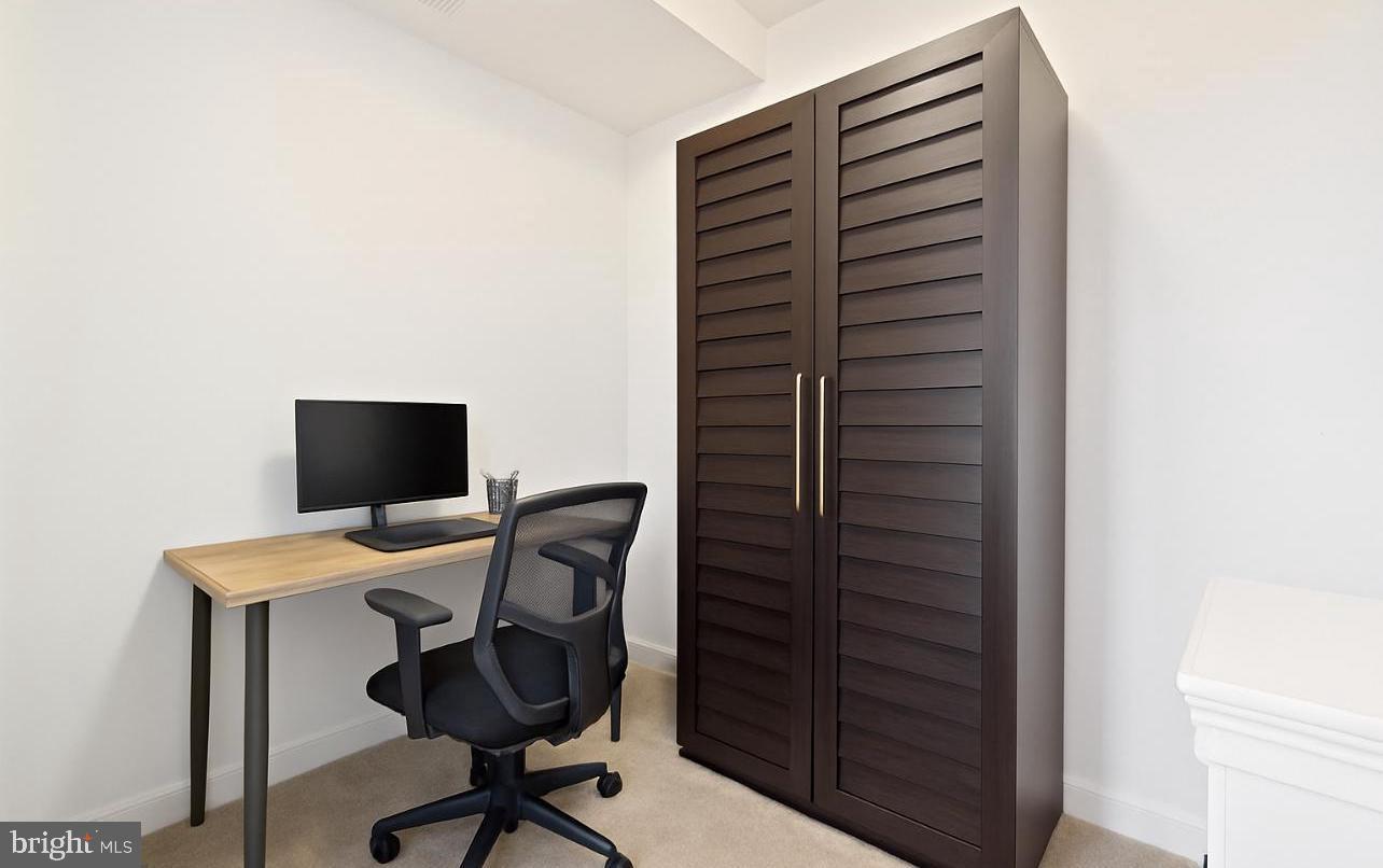 CREEKSIDE VILLAGE - Residential Lease