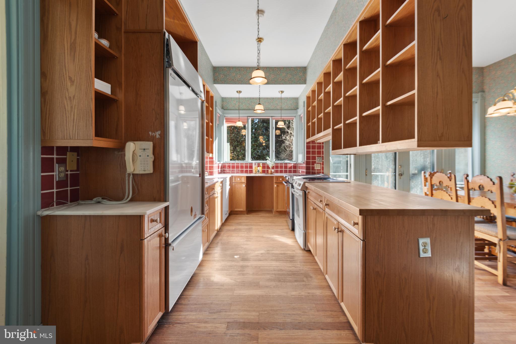 CHEVY CHASE VILLAGE - Residential