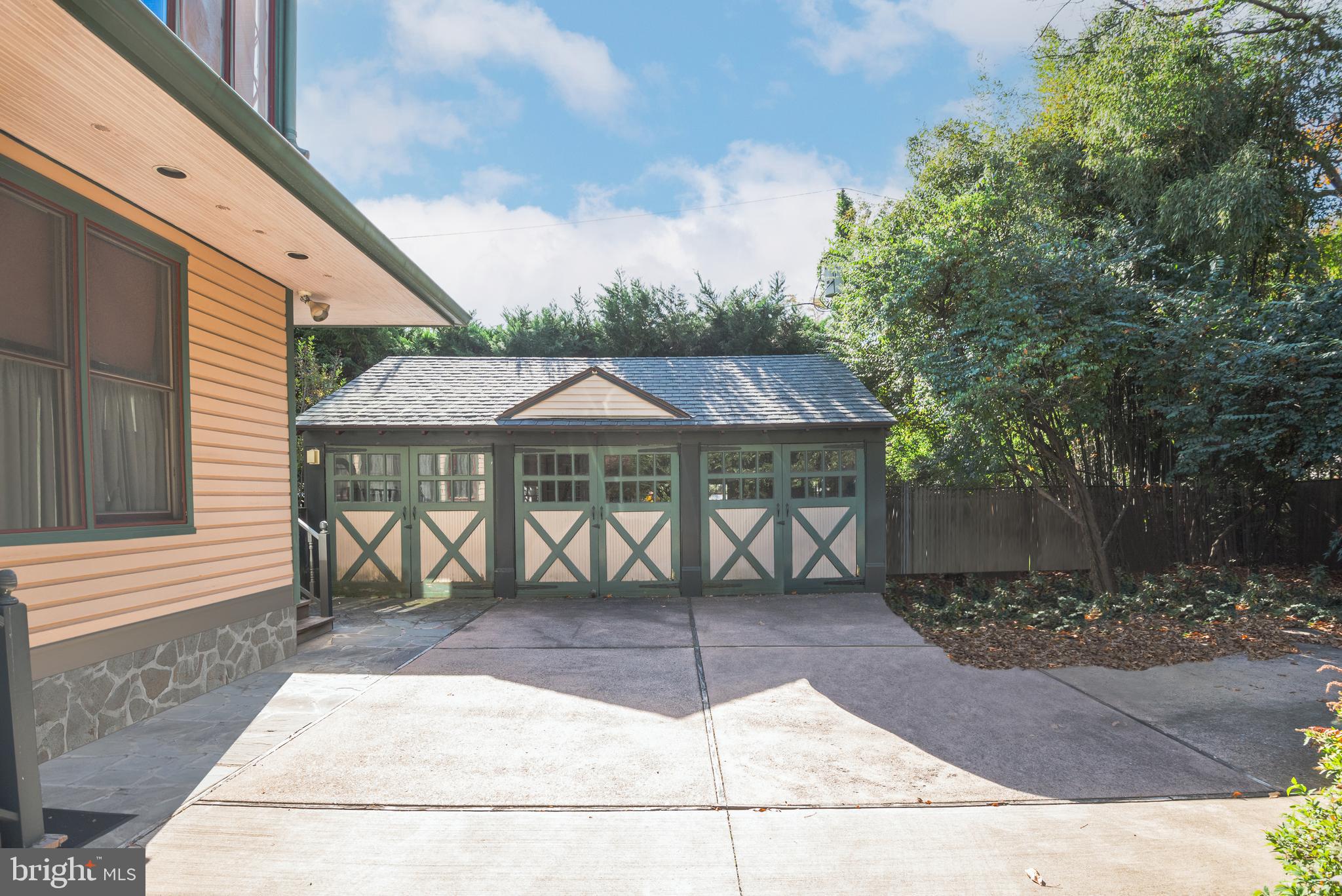 CHEVY CHASE VILLAGE - Residential