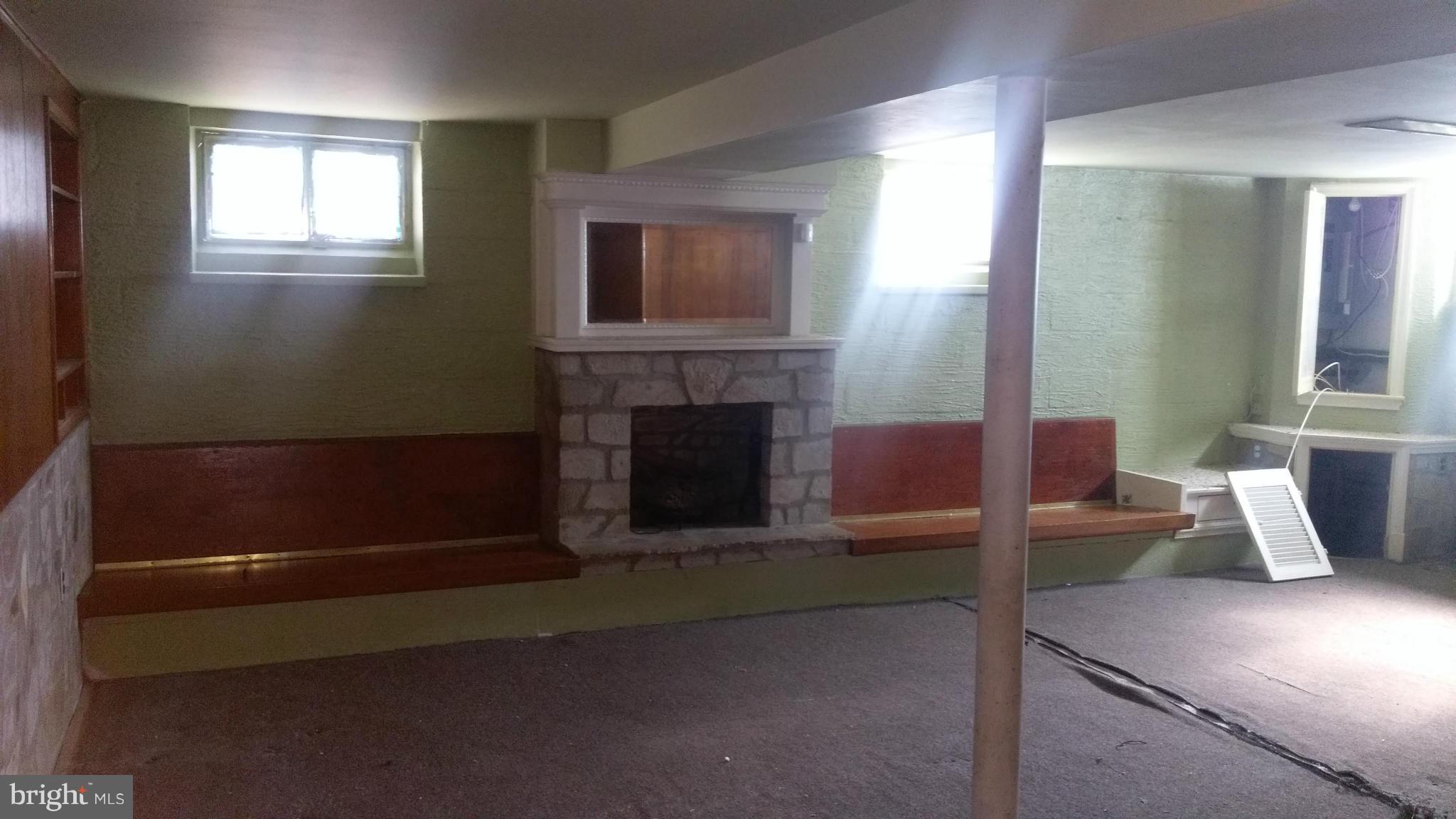 HILLENDALE PARK - Residential