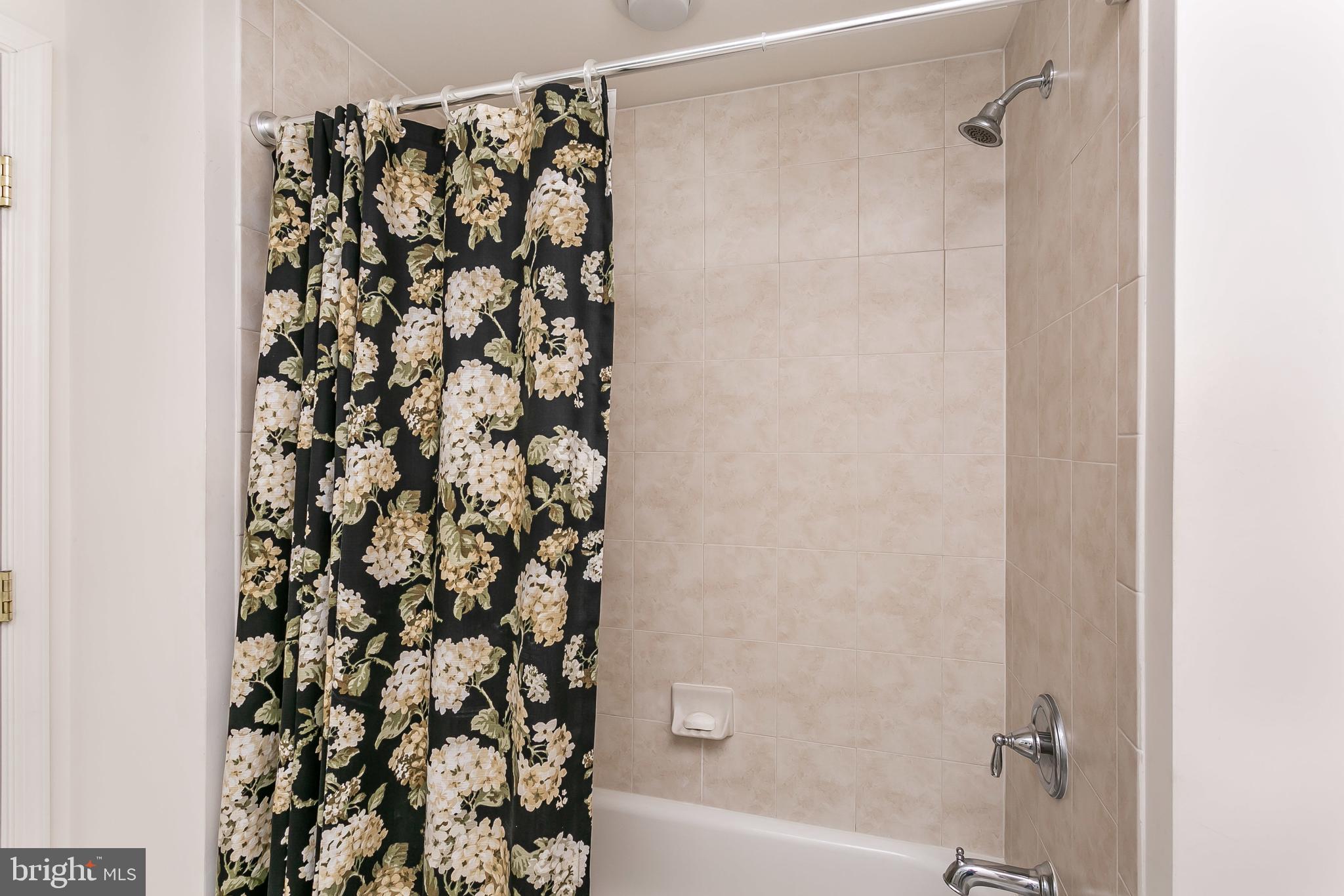 ROUNDWOOD RIDGE - Residential