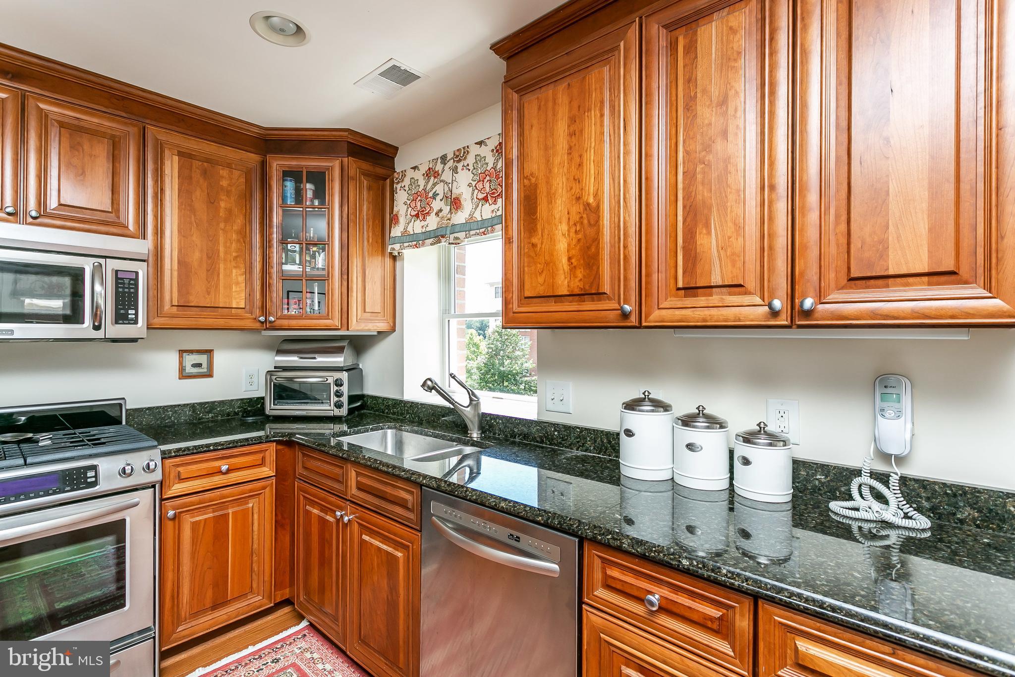 ROUNDWOOD RIDGE - Residential