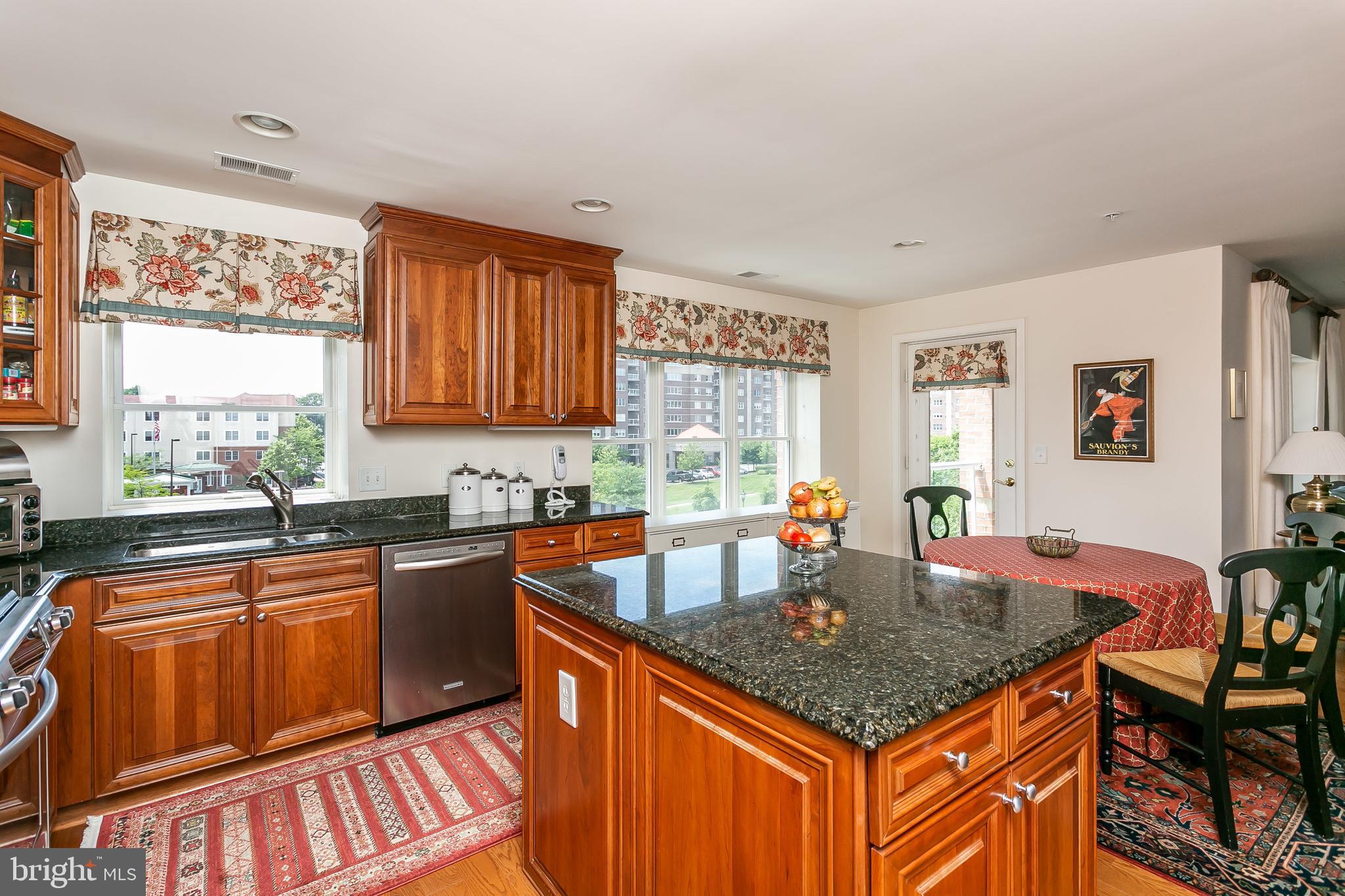 ROUNDWOOD RIDGE - Residential