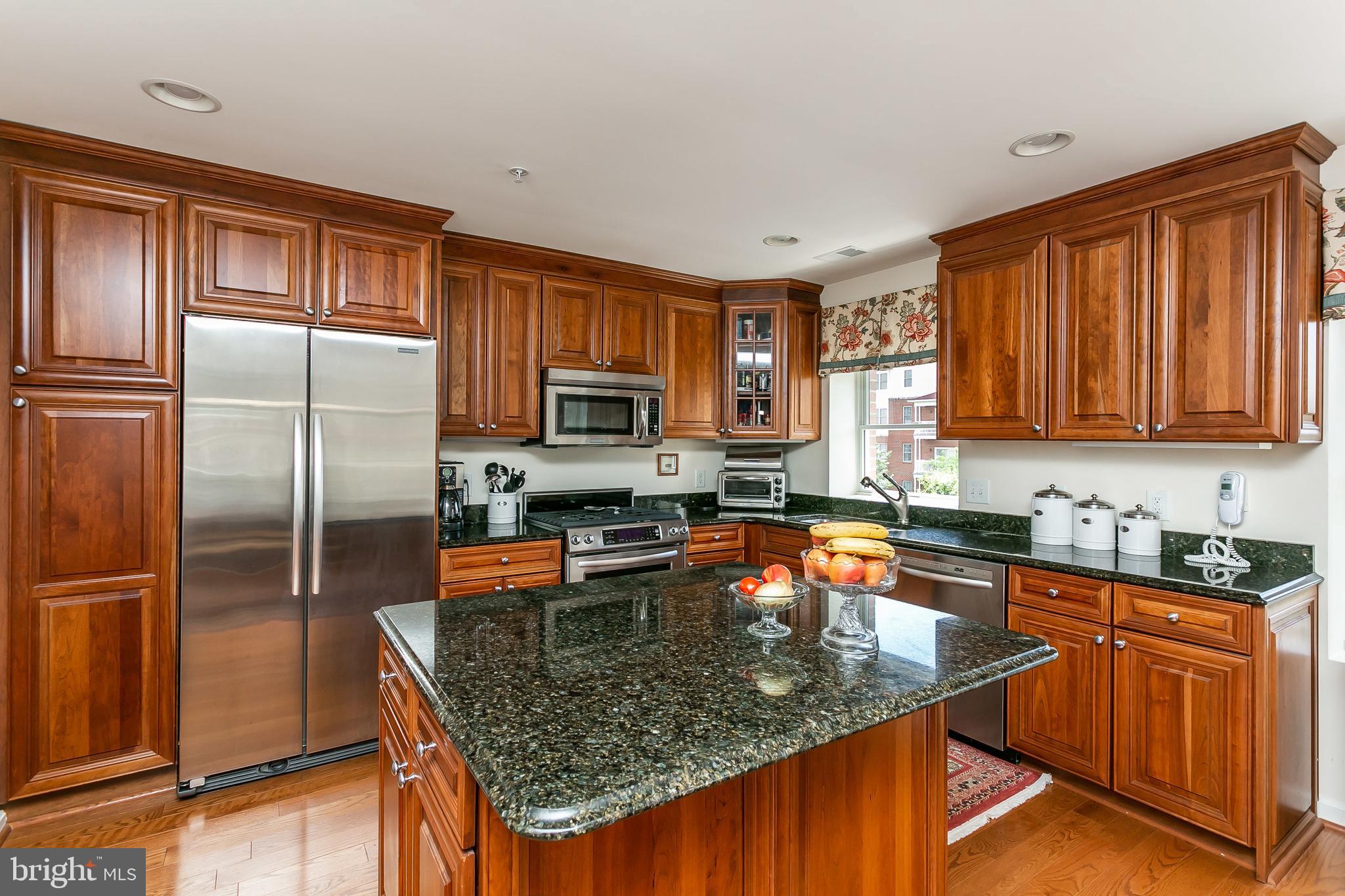 ROUNDWOOD RIDGE - Residential