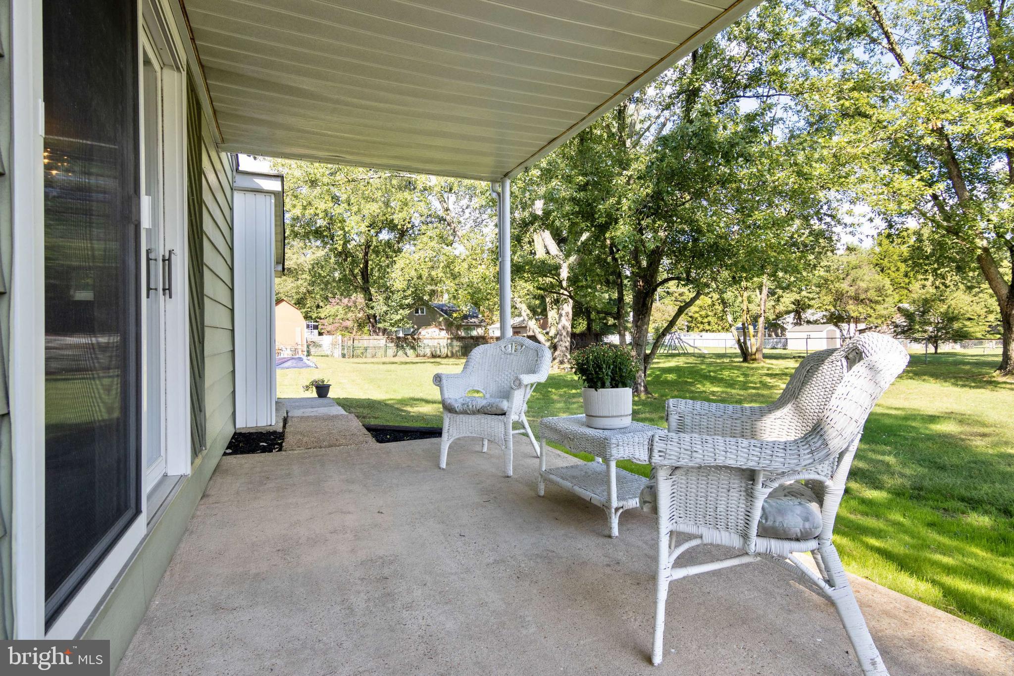 LAKE SHORE - Residential