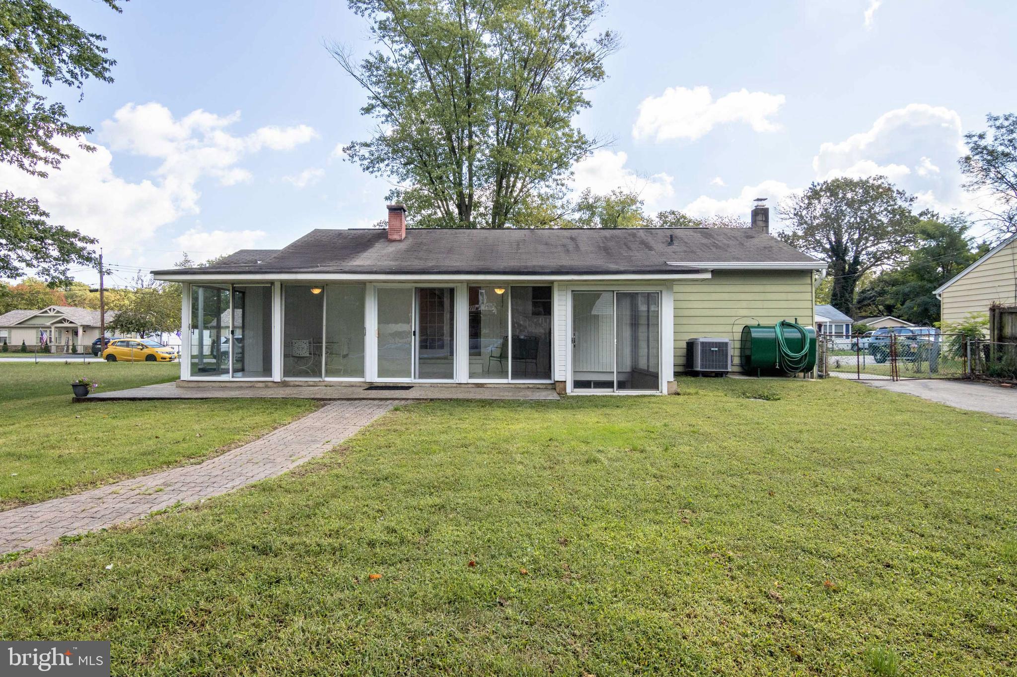 LAKE SHORE - Residential