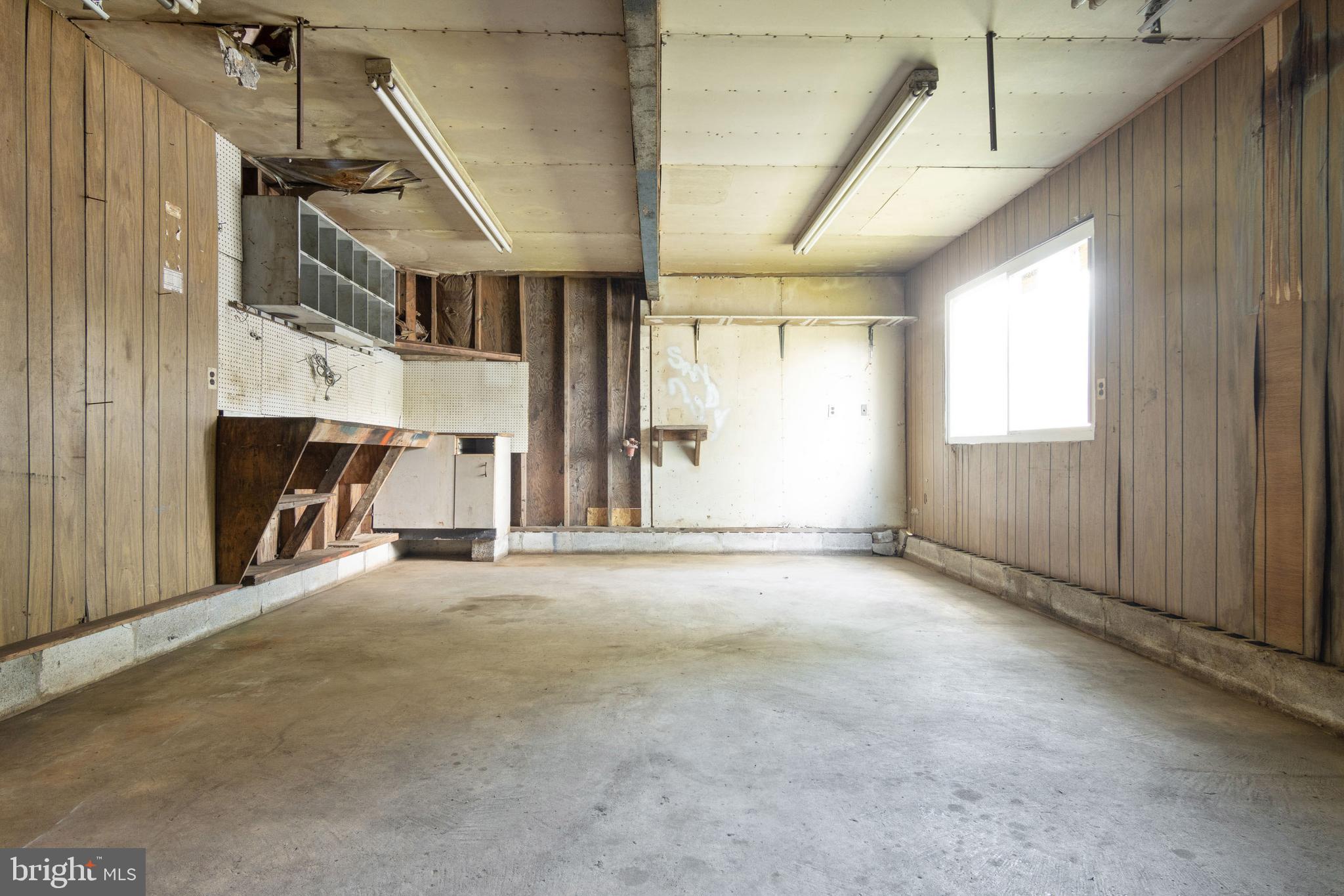 LAKE SHORE - Residential