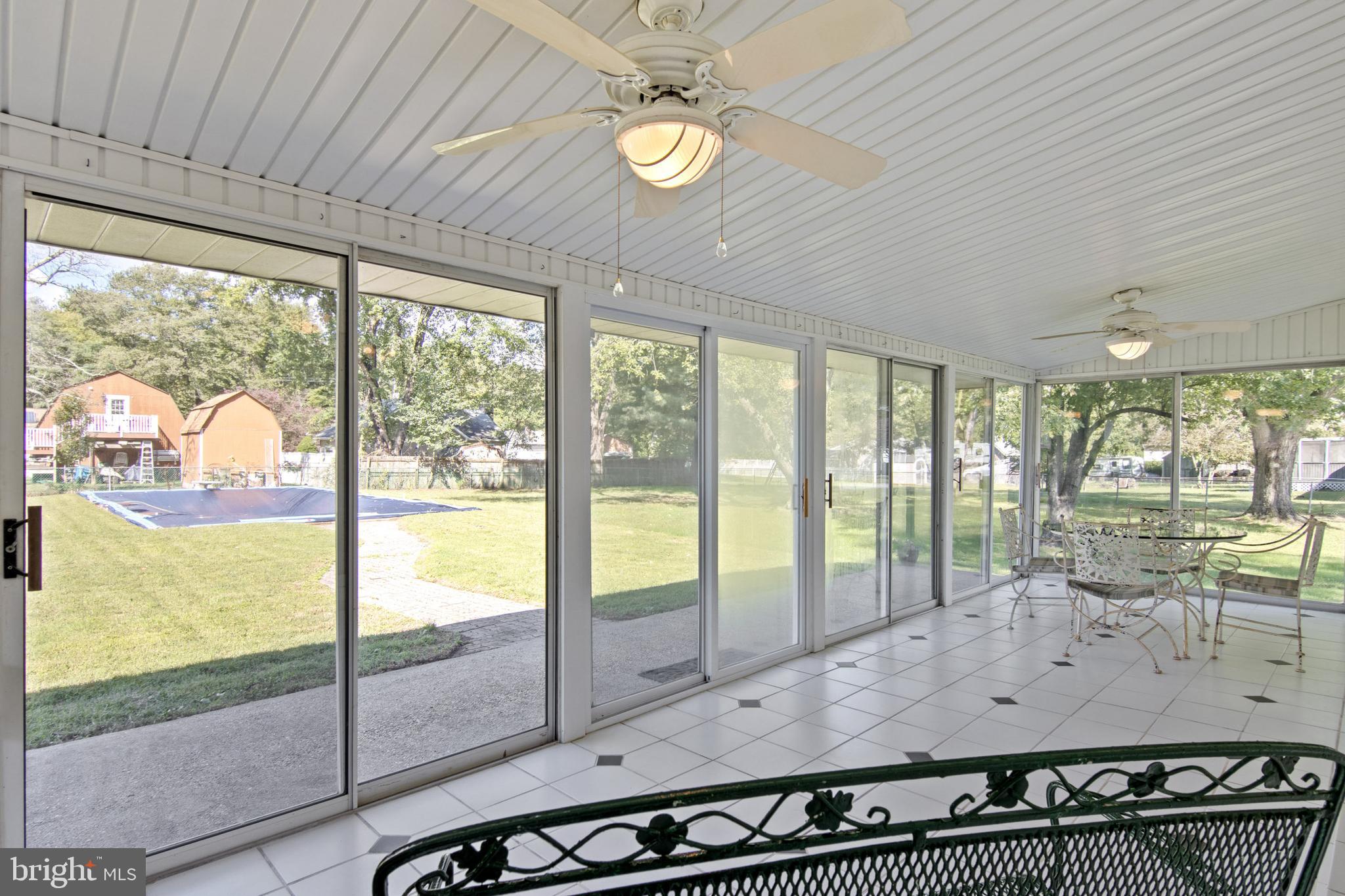 LAKE SHORE - Residential