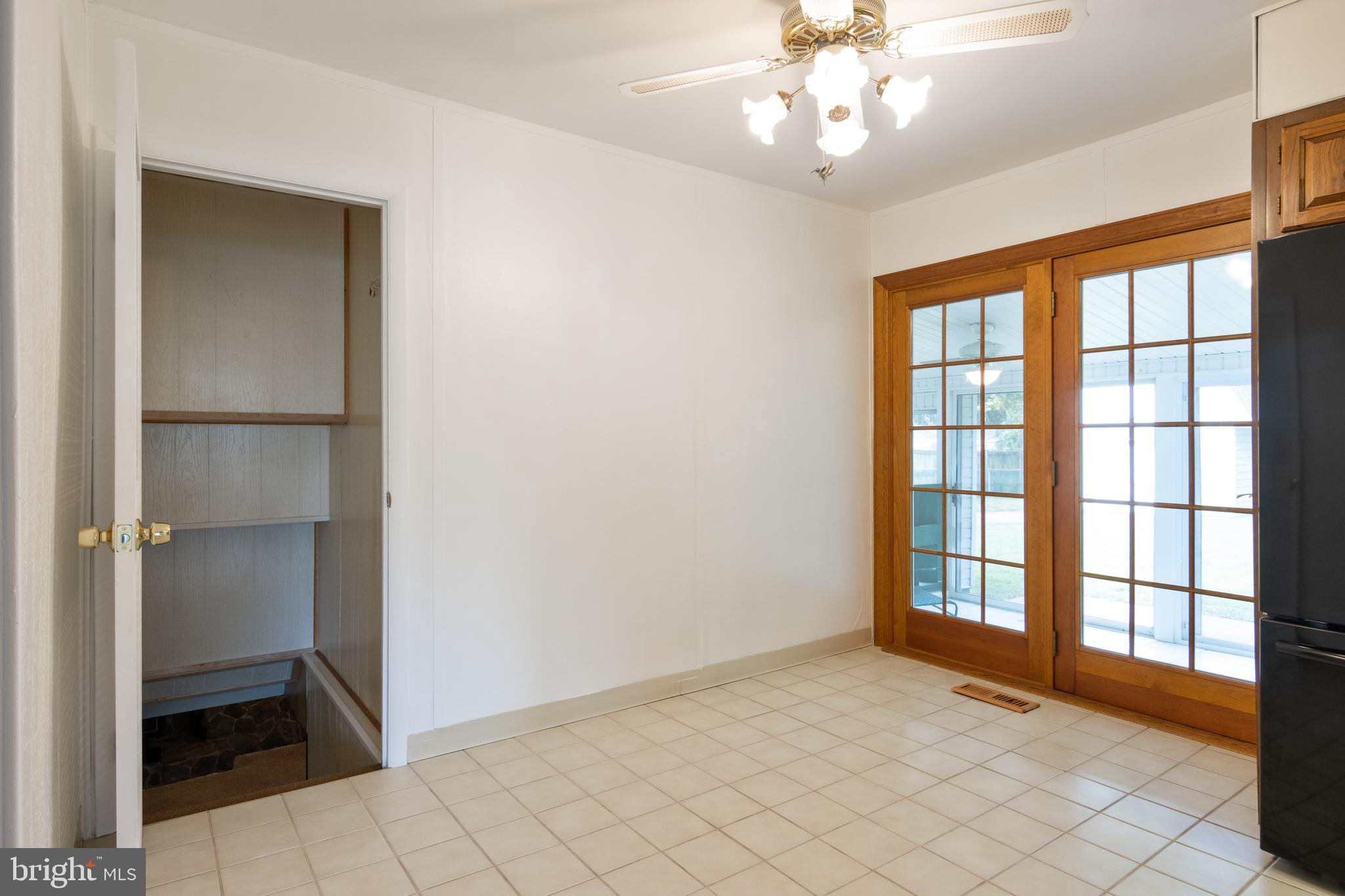 LAKE SHORE - Residential