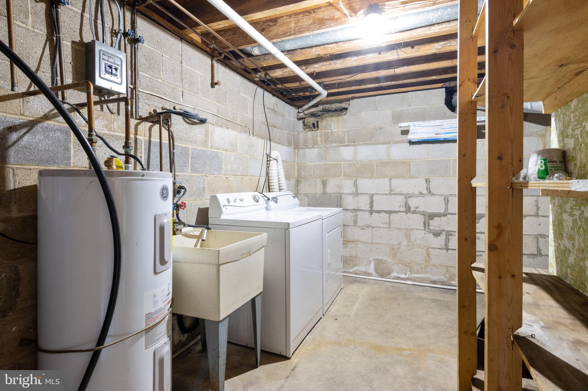 LAKE SHORE - Residential