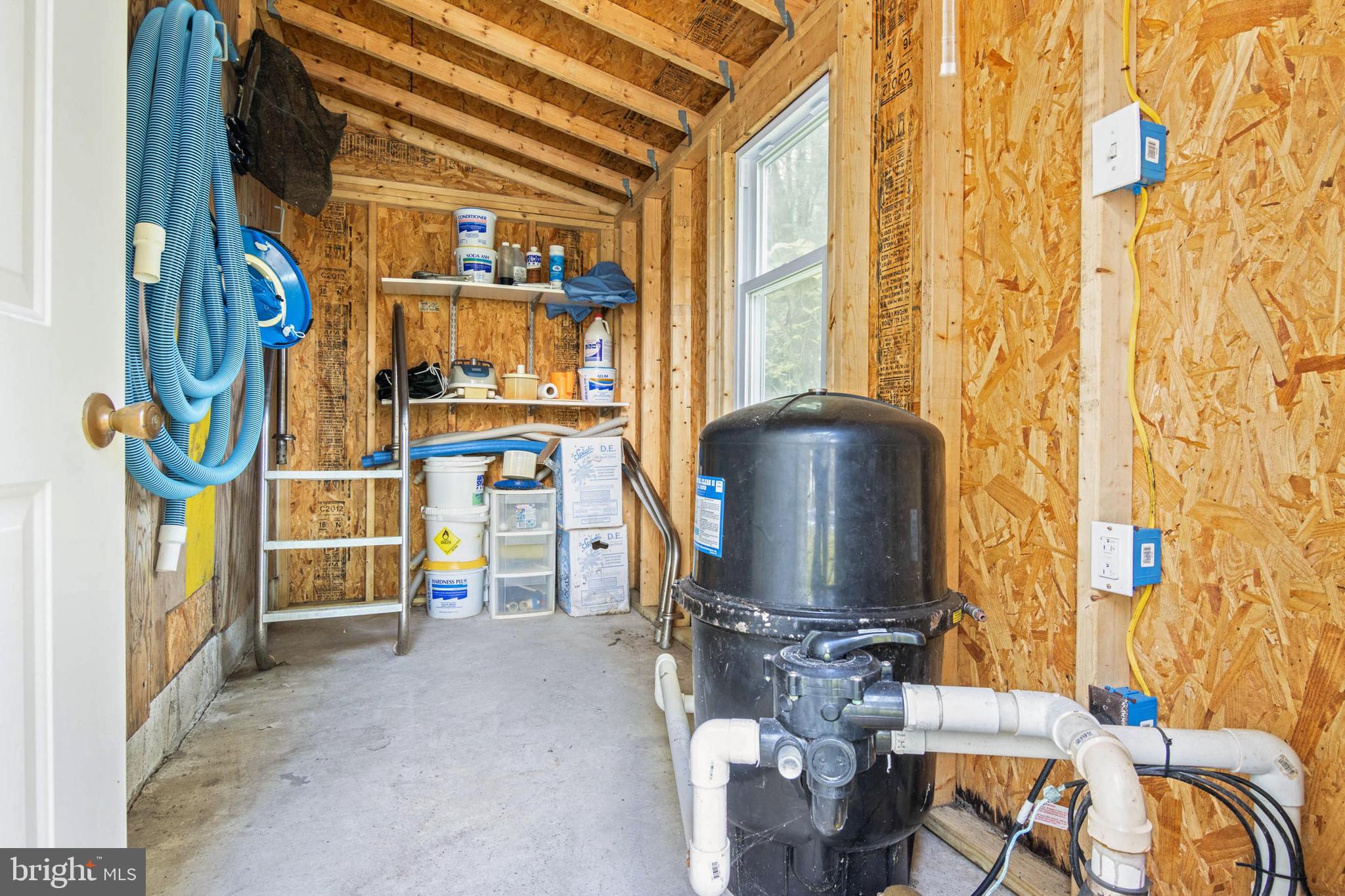 LAKE SHORE - Residential