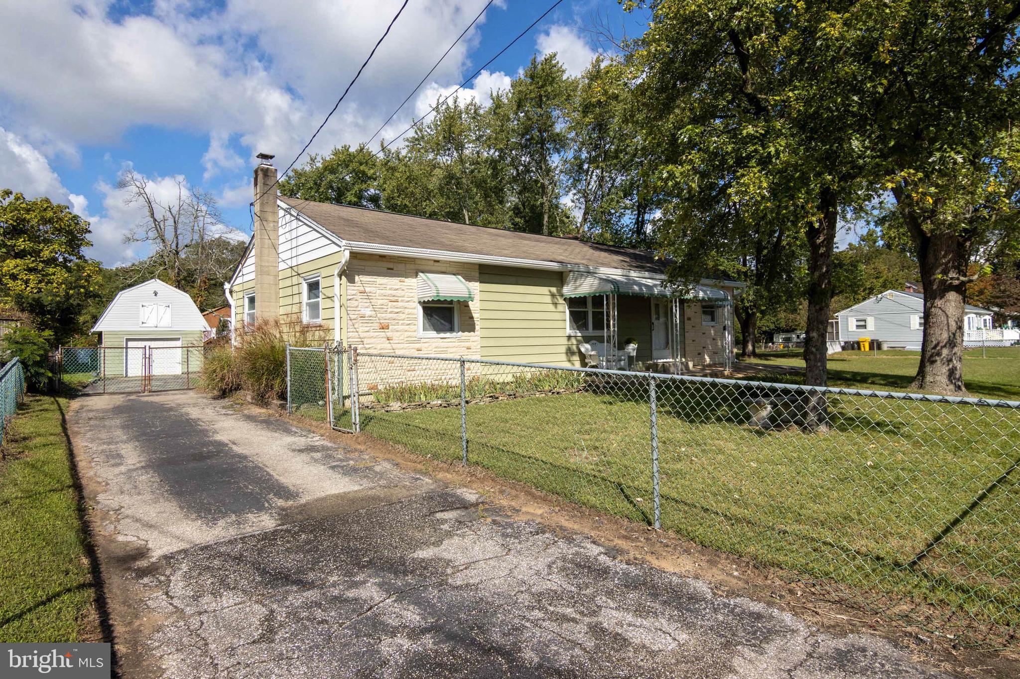 LAKE SHORE - Residential