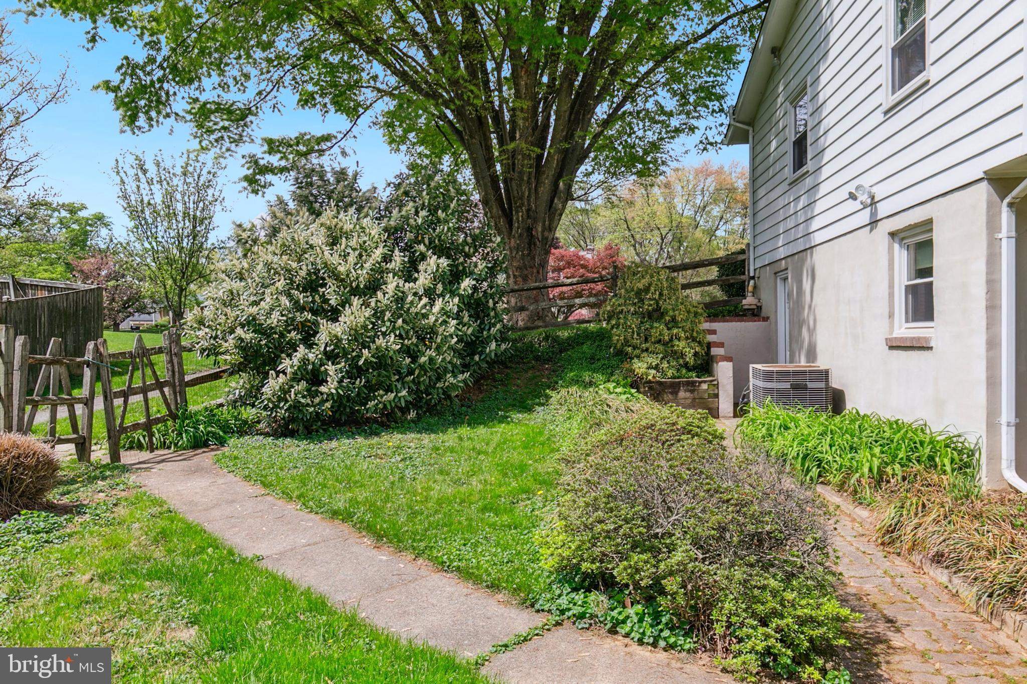 MILL CREEK TOWNE - Residential