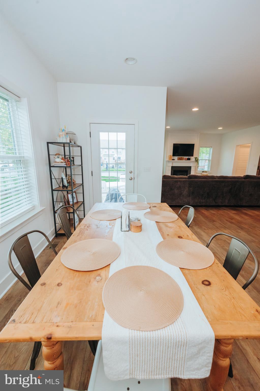 THE LAKES AT DONEGAL SPRINGS - Residential