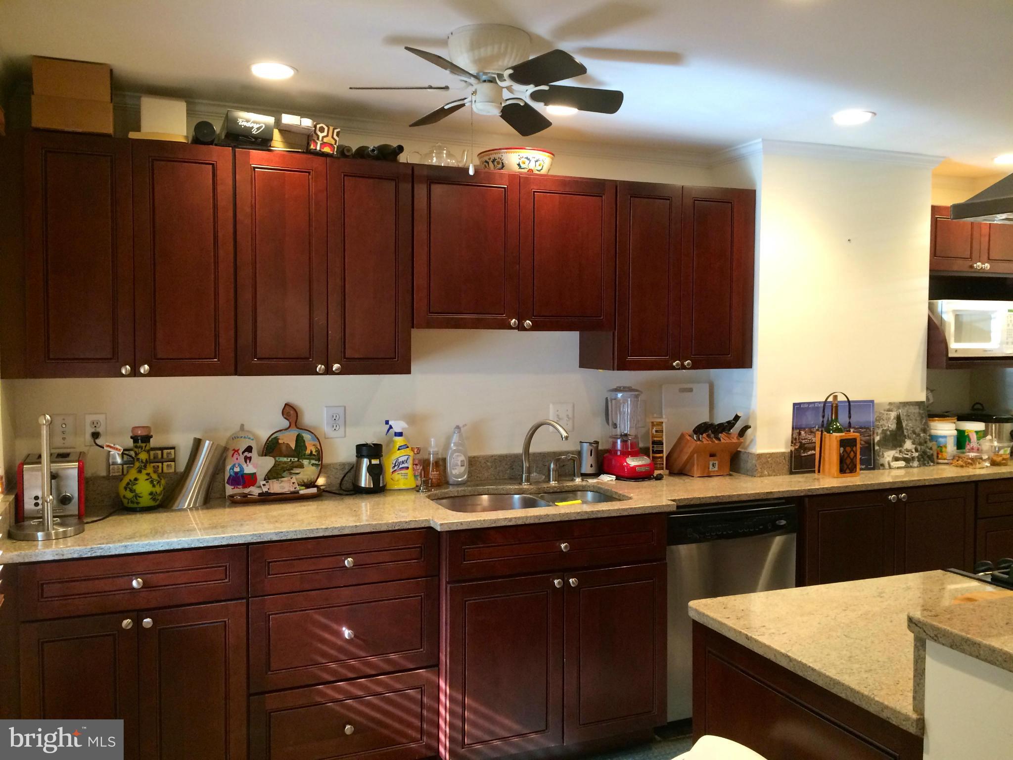 GREENWICH HILL - Residential Lease