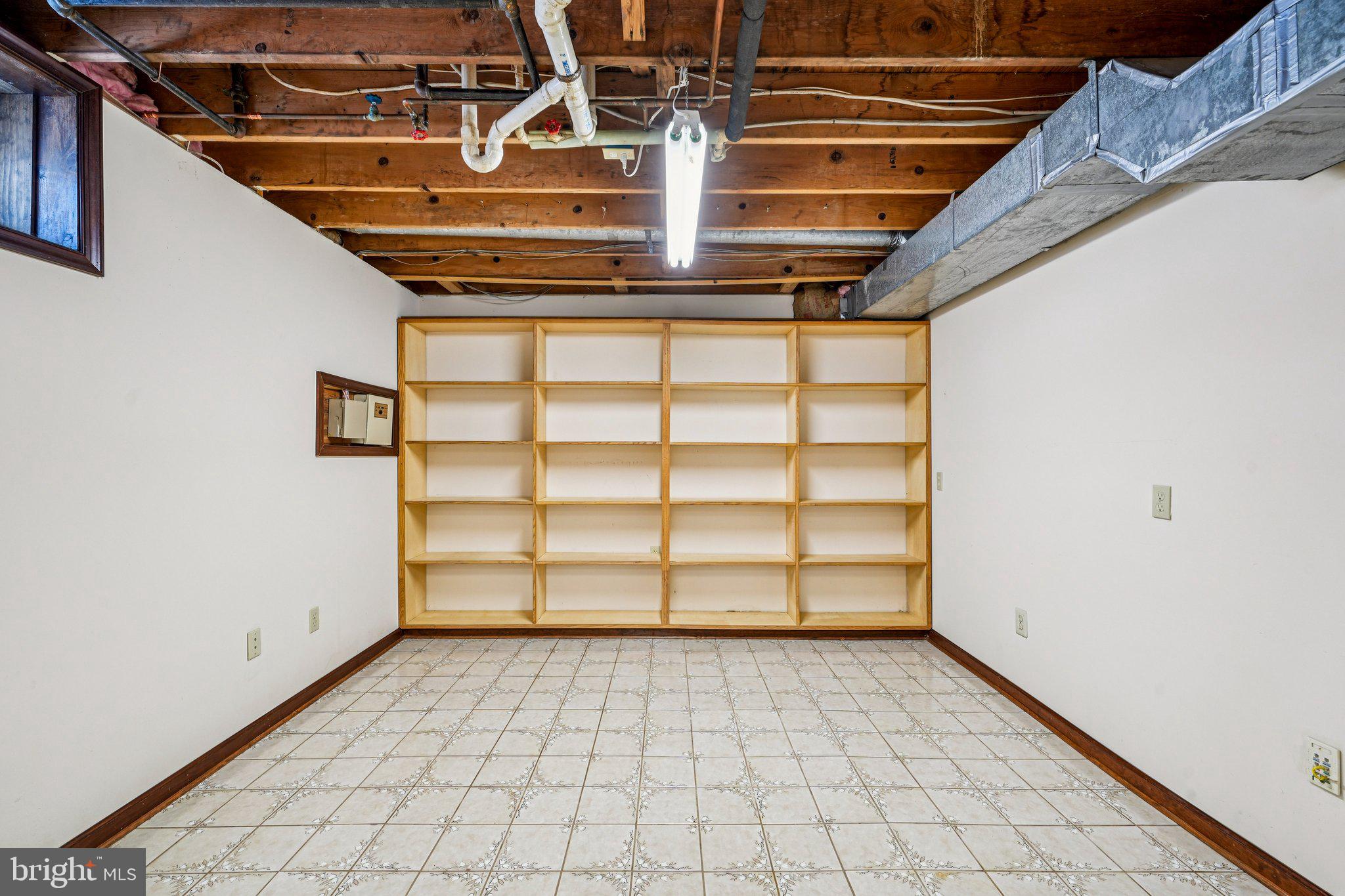 RADNOR CHASE - Residential