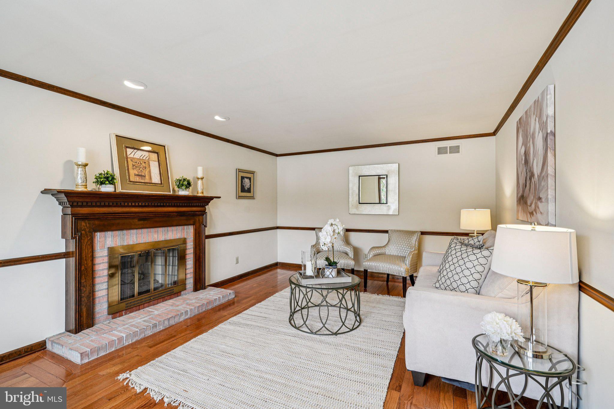 RADNOR CHASE - Residential