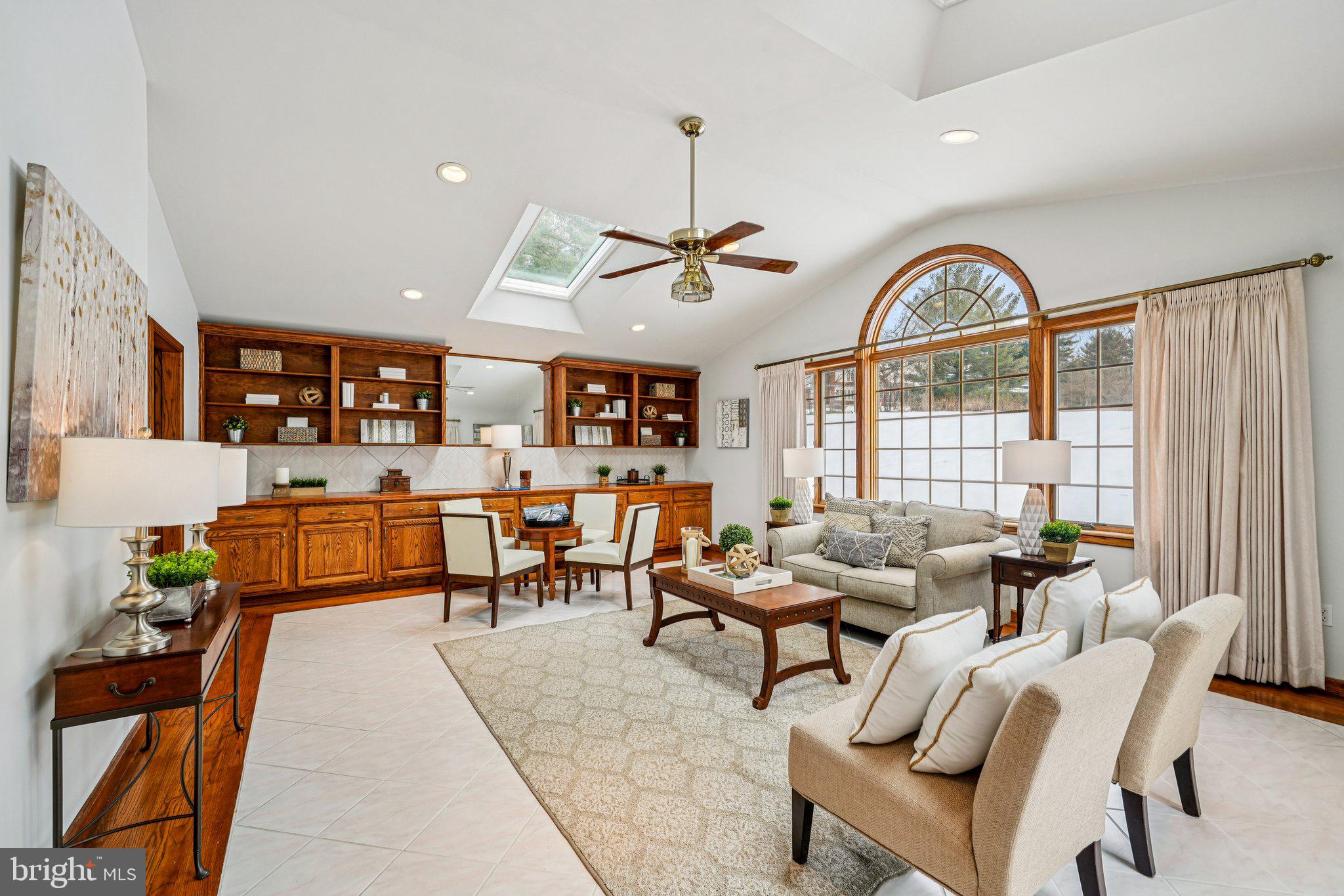 RADNOR CHASE - Residential