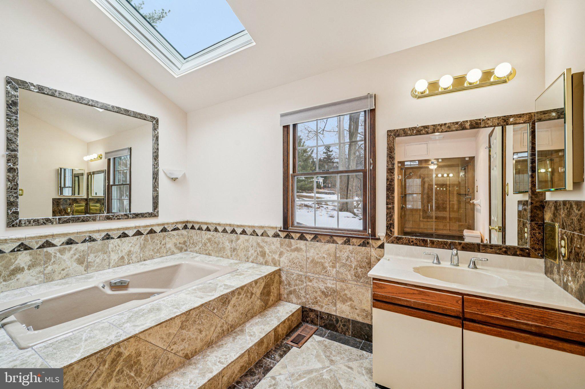 RADNOR CHASE - Residential