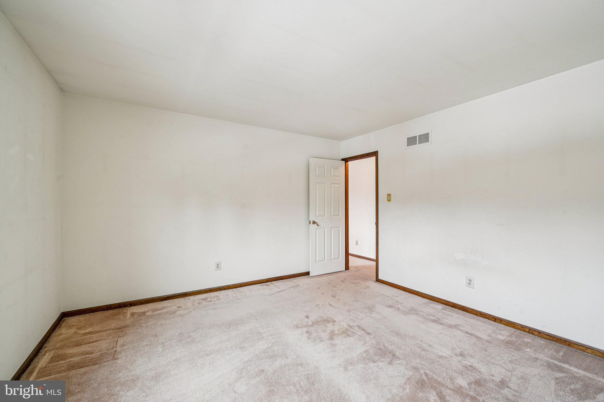 RADNOR CHASE - Residential