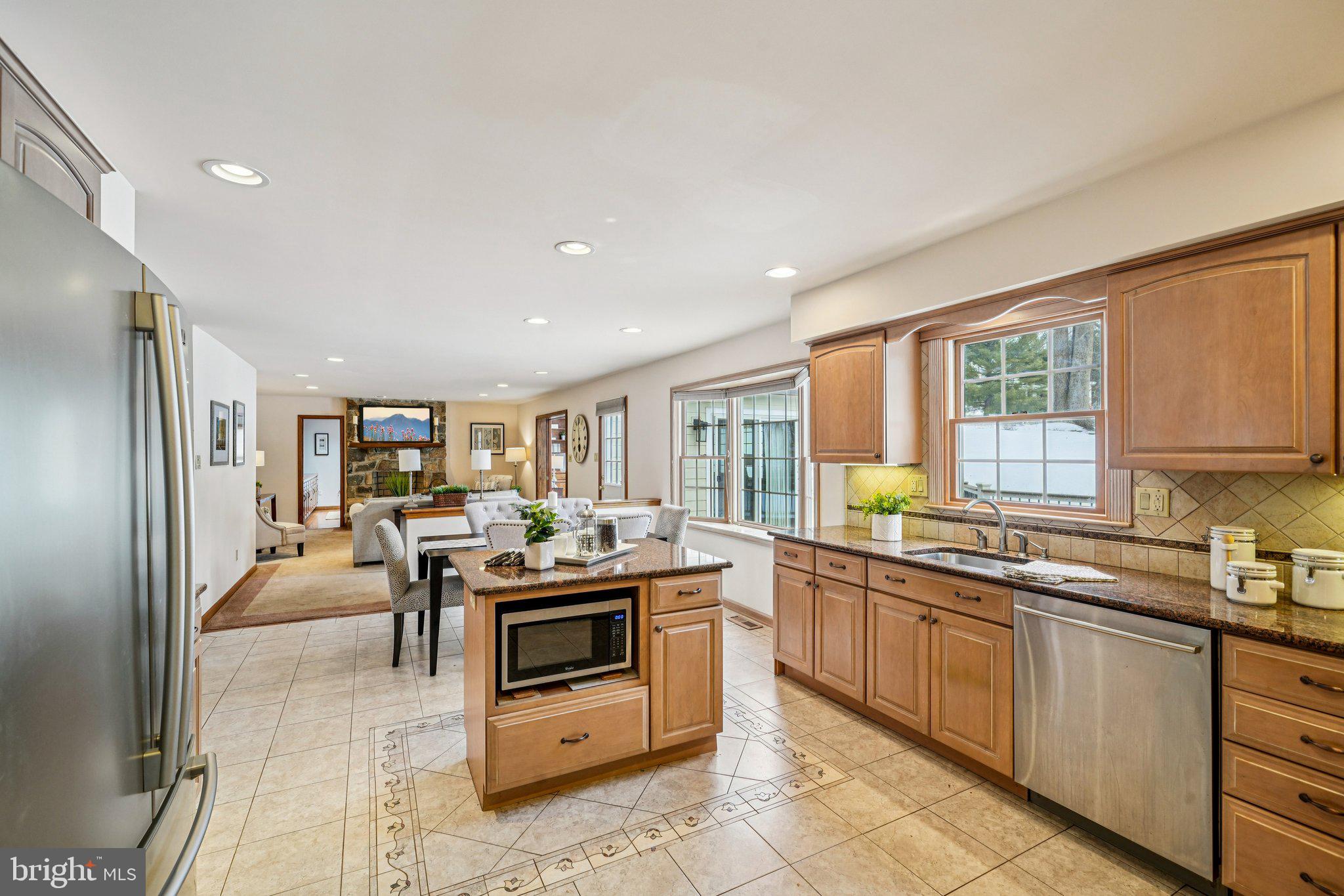 RADNOR CHASE - Residential