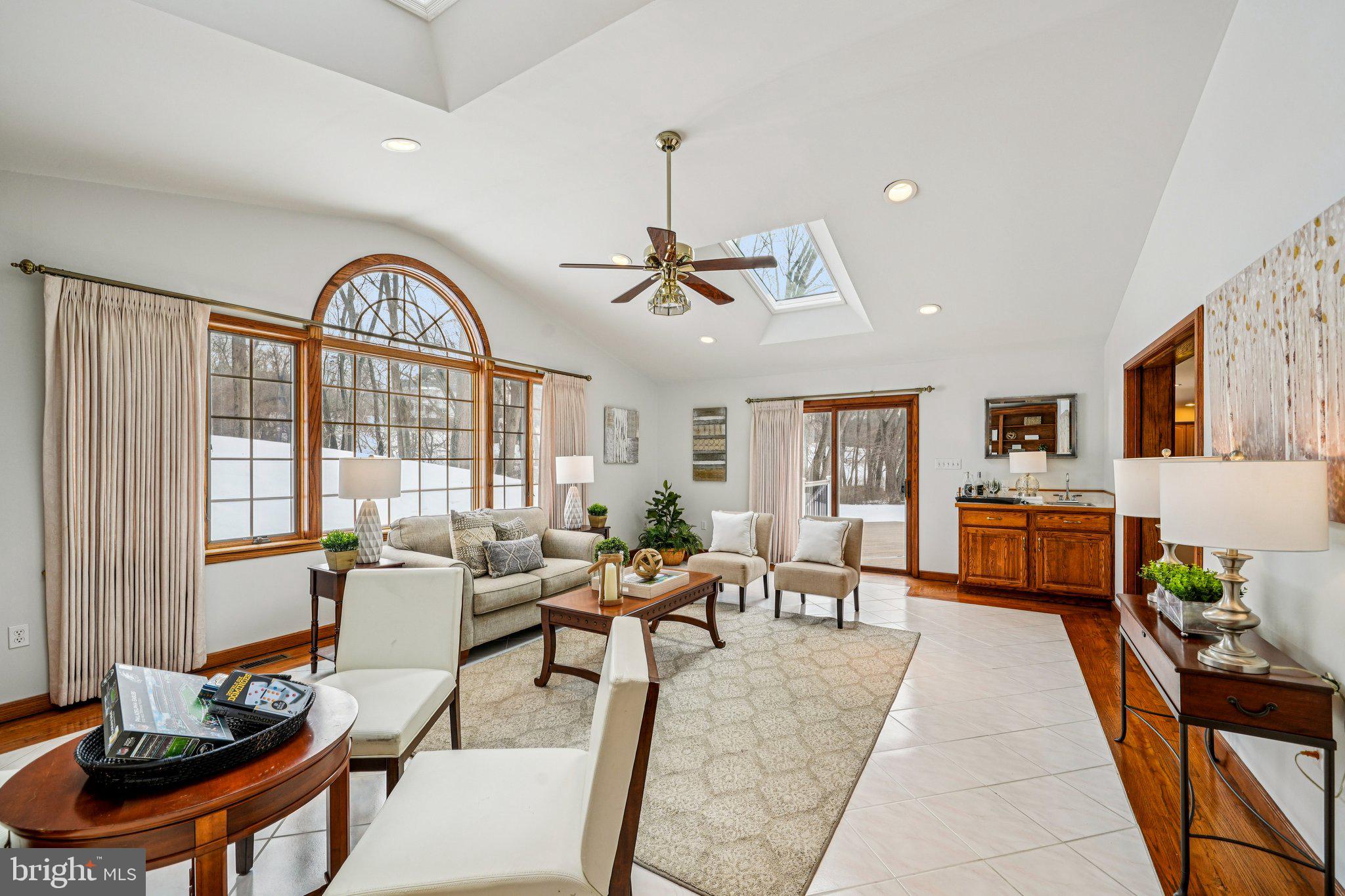 RADNOR CHASE - Residential