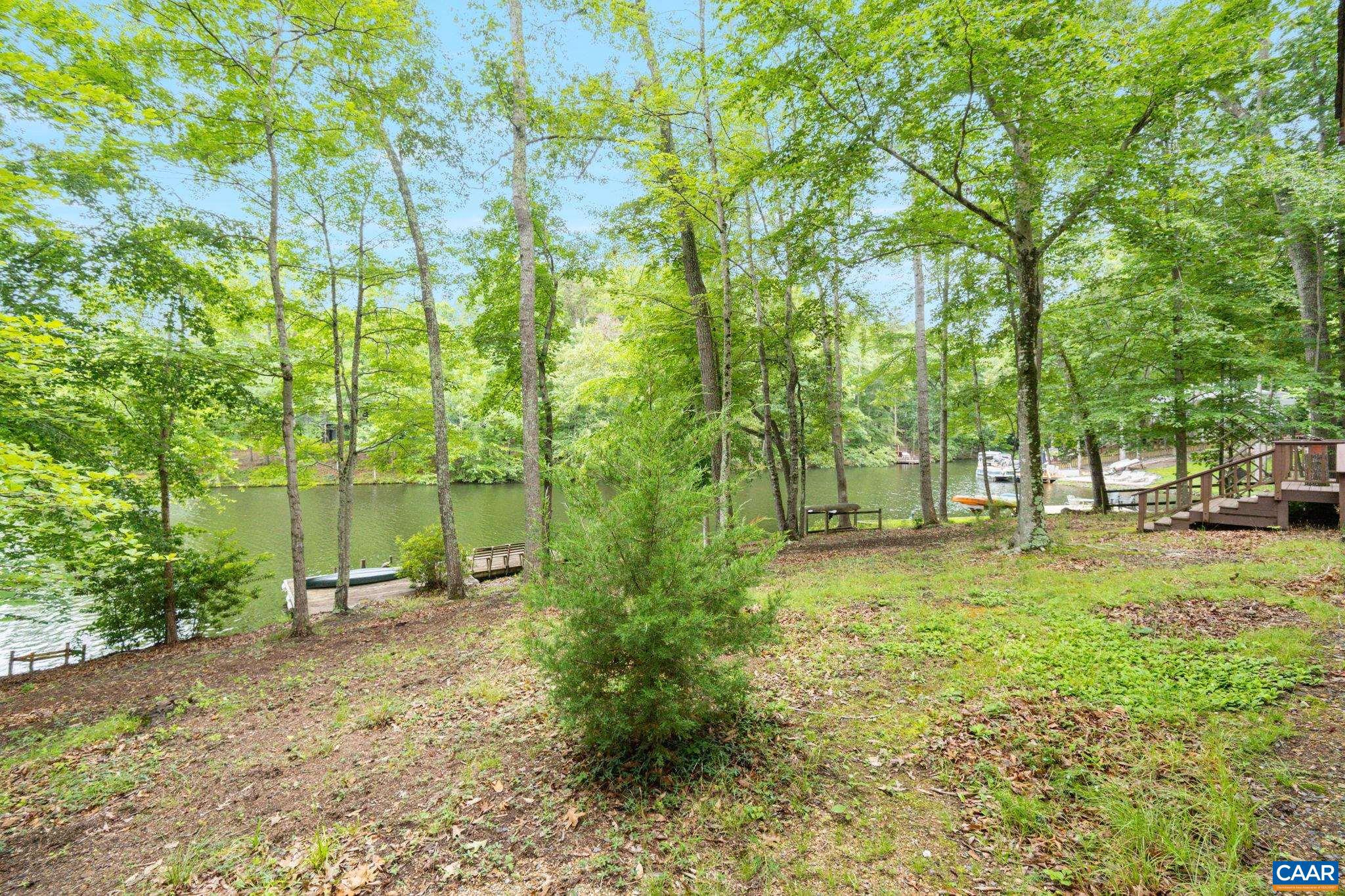 LAKE MONTICELLO - Residential