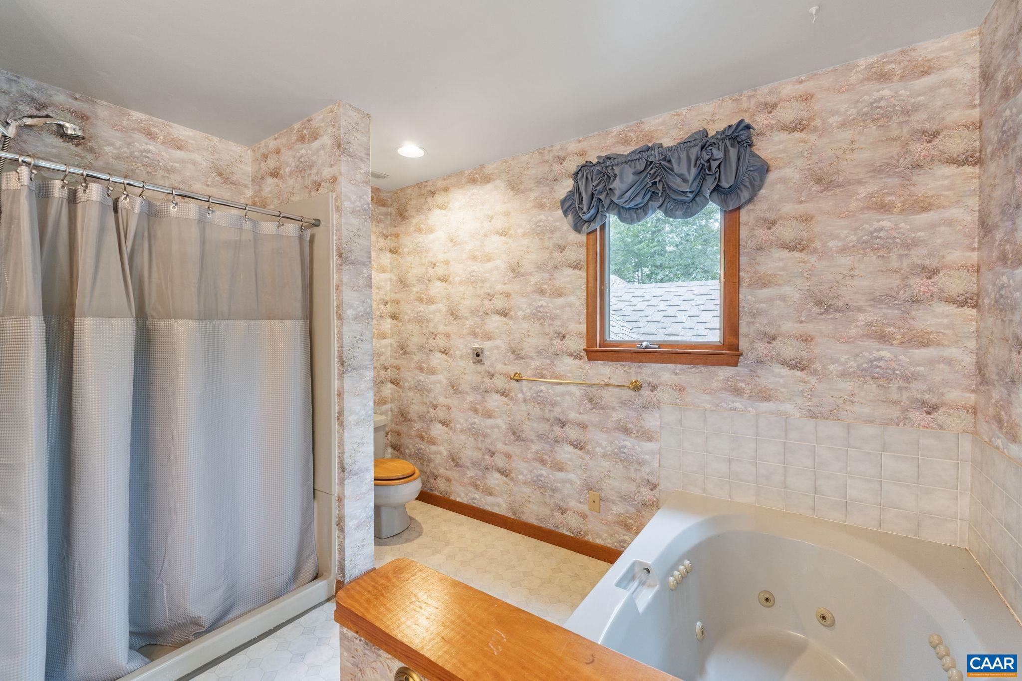 LAKE MONTICELLO - Residential