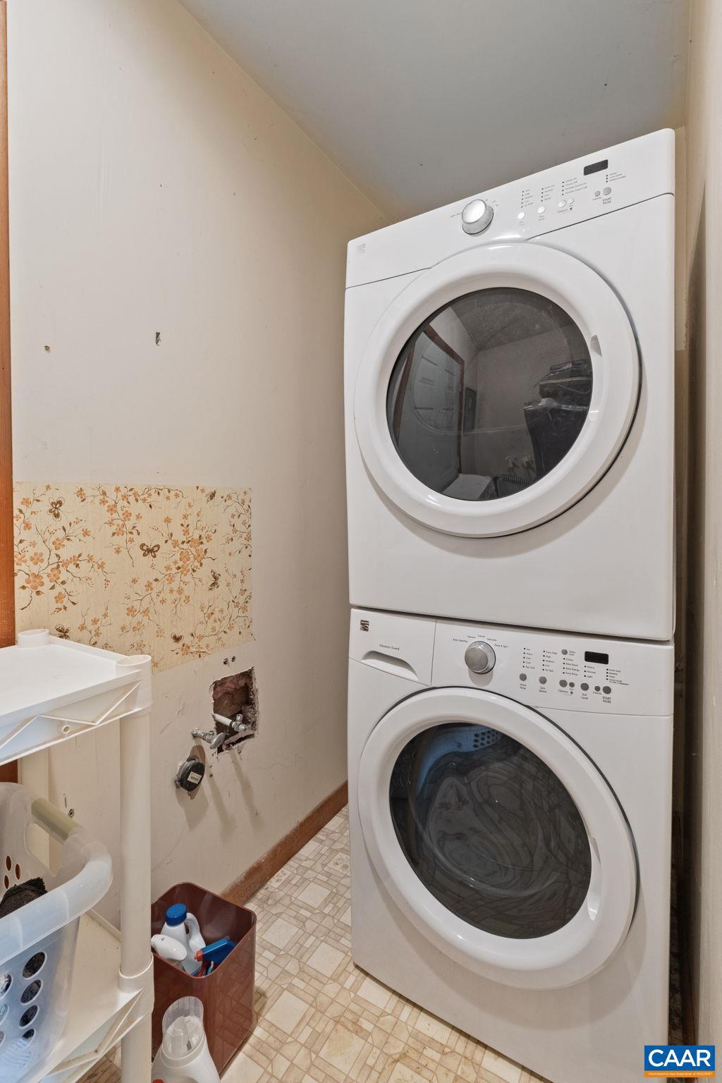 LAKE MONTICELLO - Residential