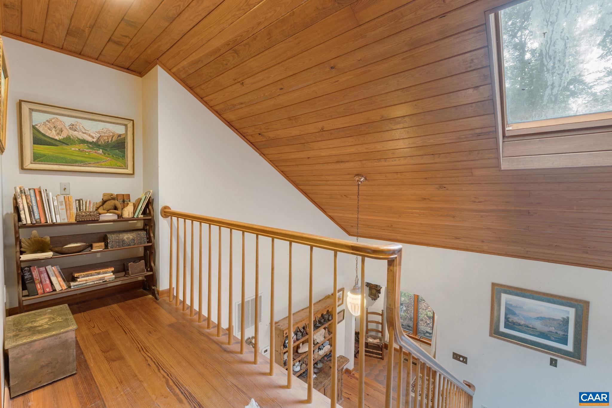 LAKE MONTICELLO - Residential